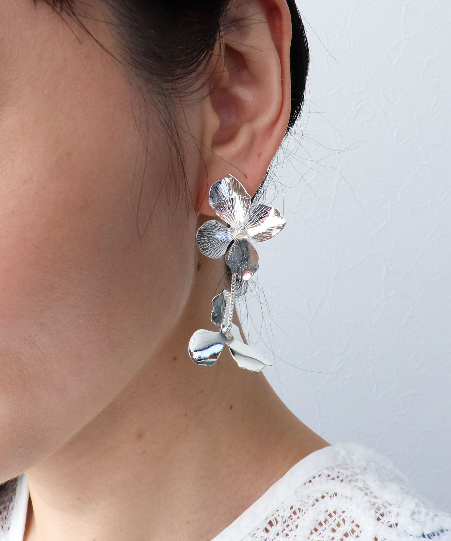 メタルフラワーイヤリング