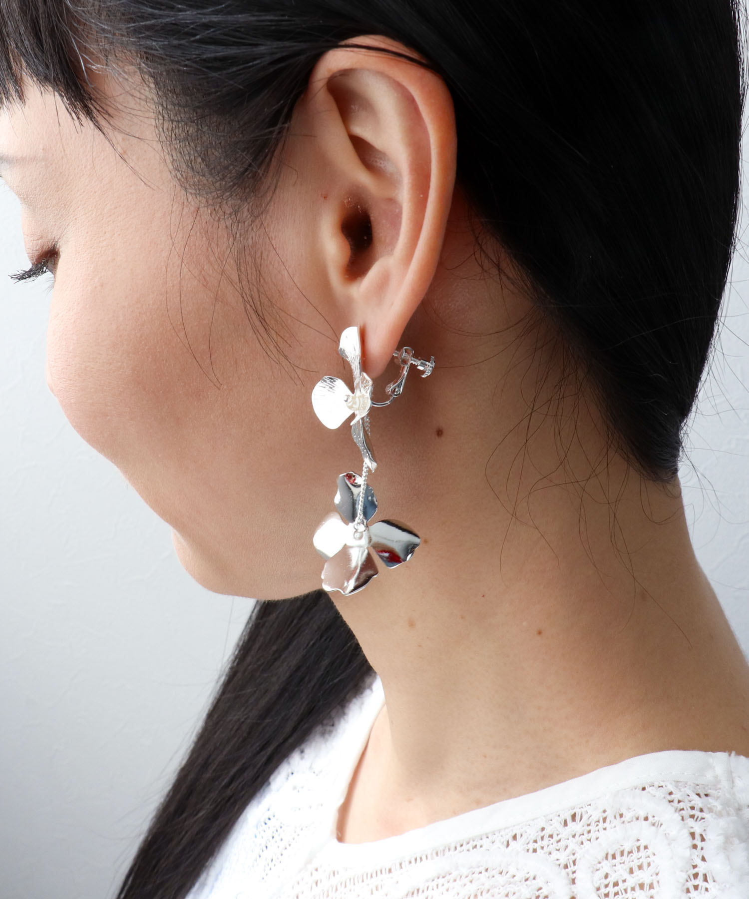 メタルフラワーイヤリング