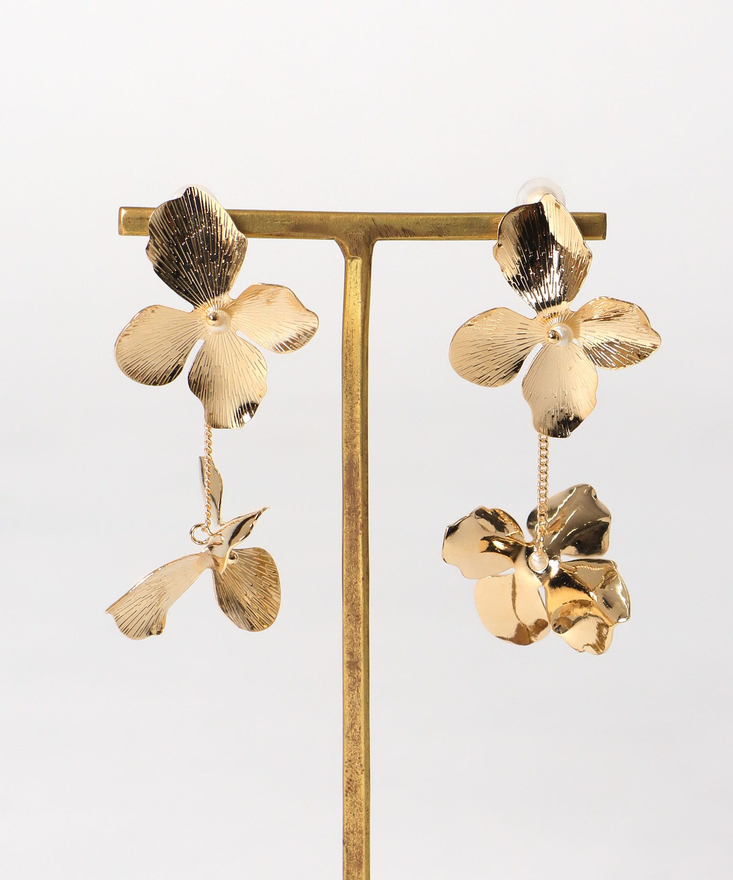 メタルフラワーイヤリング