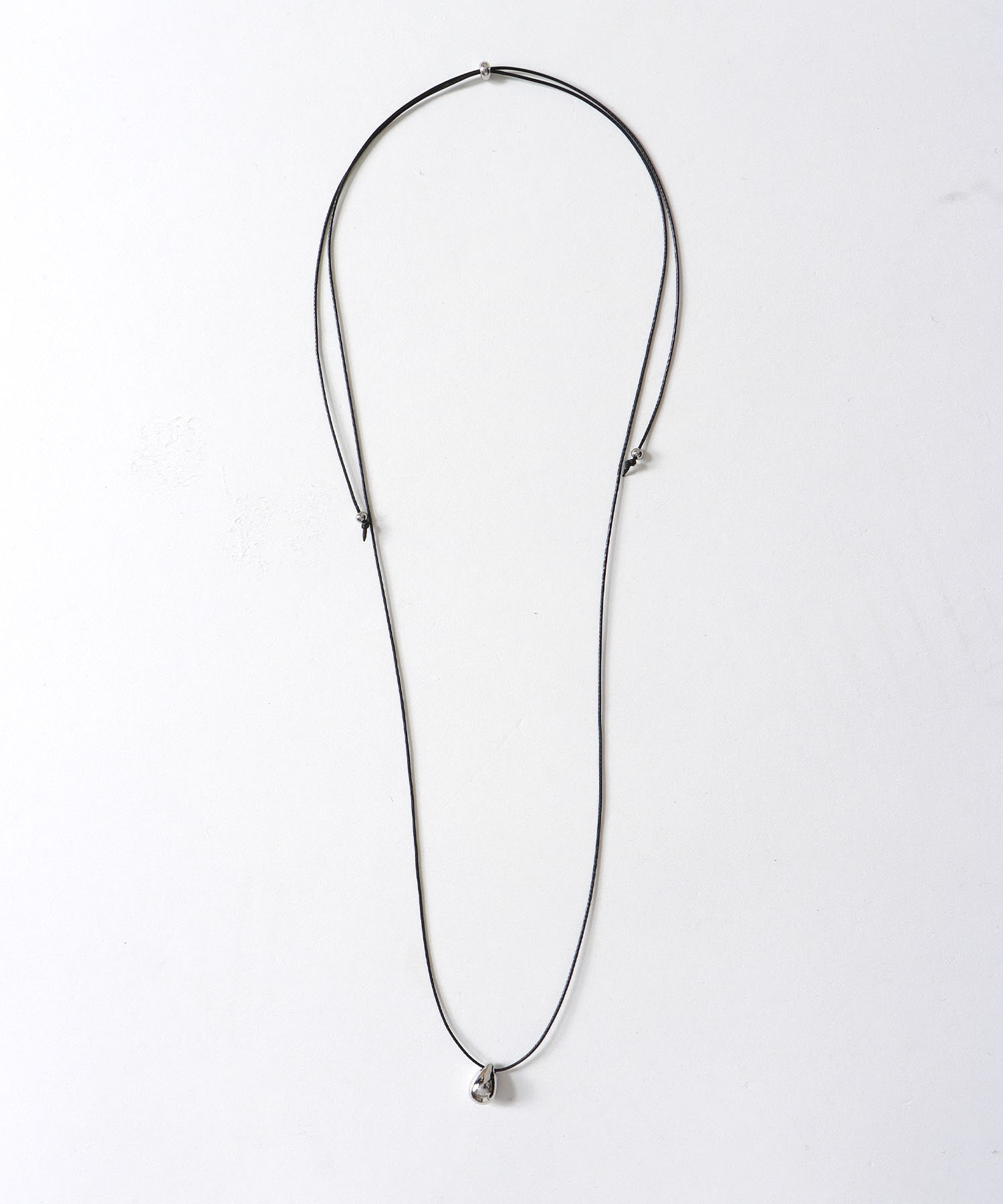 メタルドロップヒモネックレス