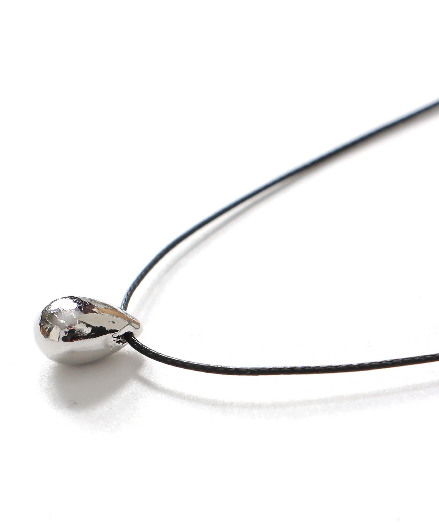 メタルドロップヒモネックレス