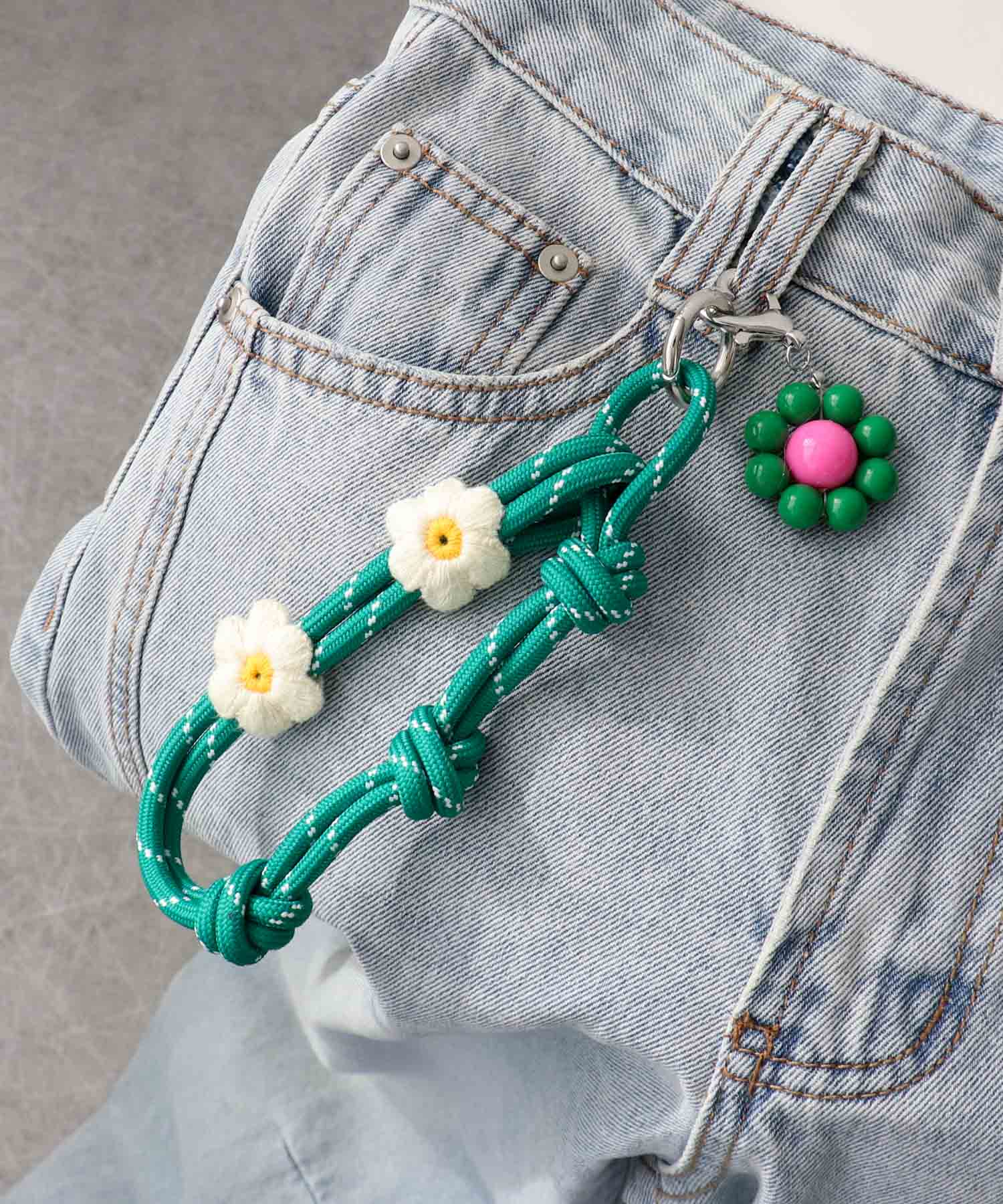 フラワーチャームストラップ