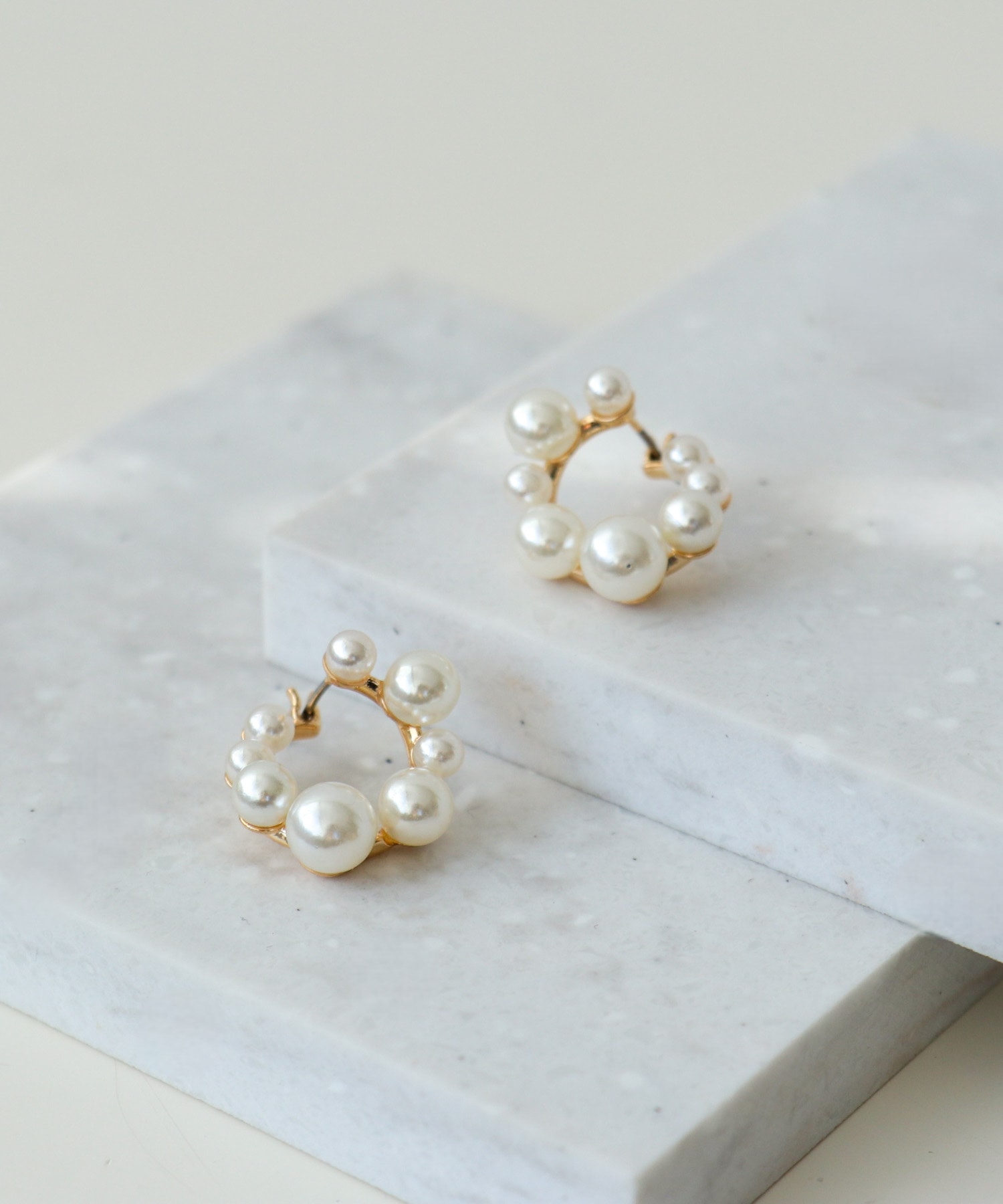 パールラウンドワンタッチピアス