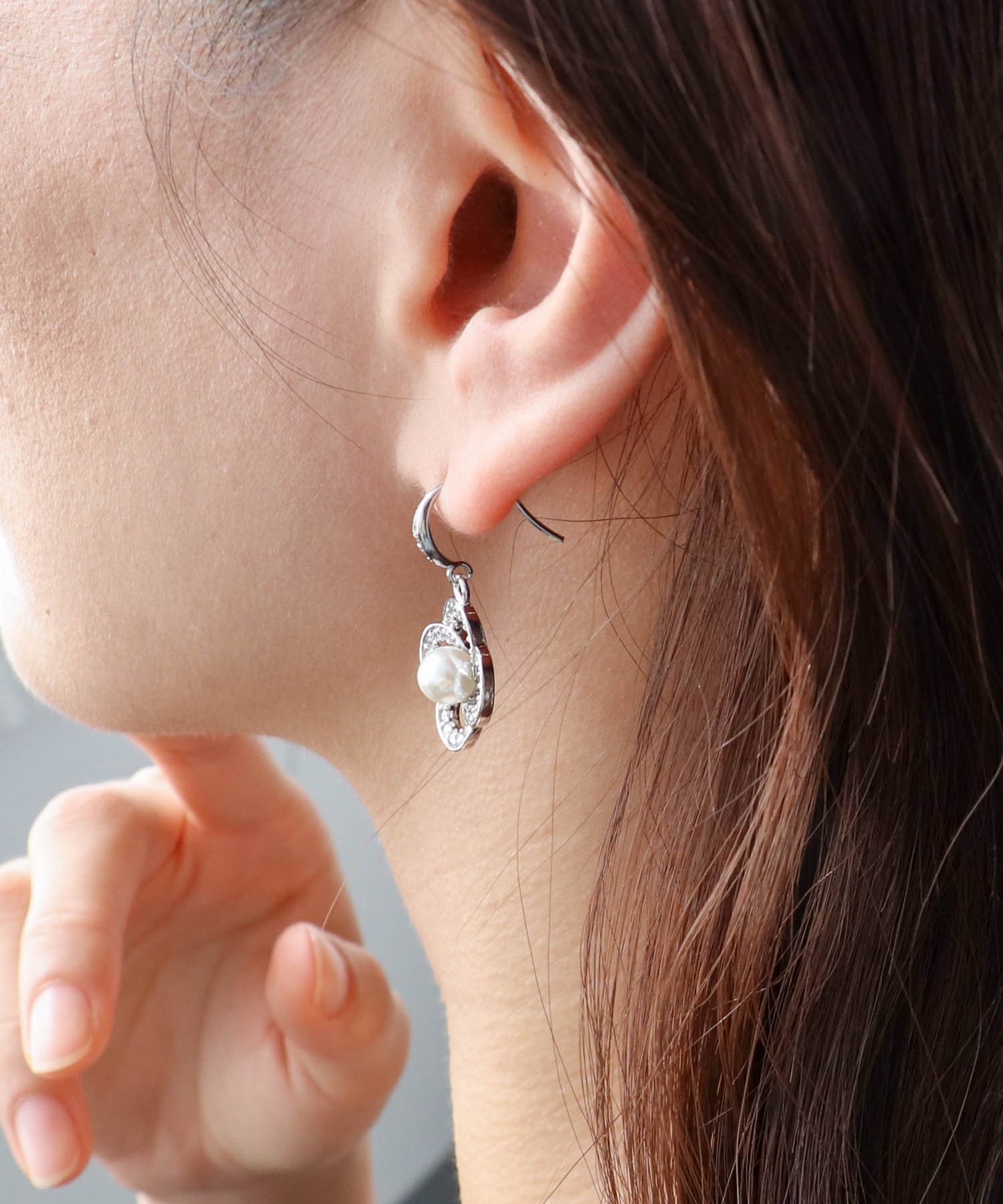 フラワービジュフックピアス