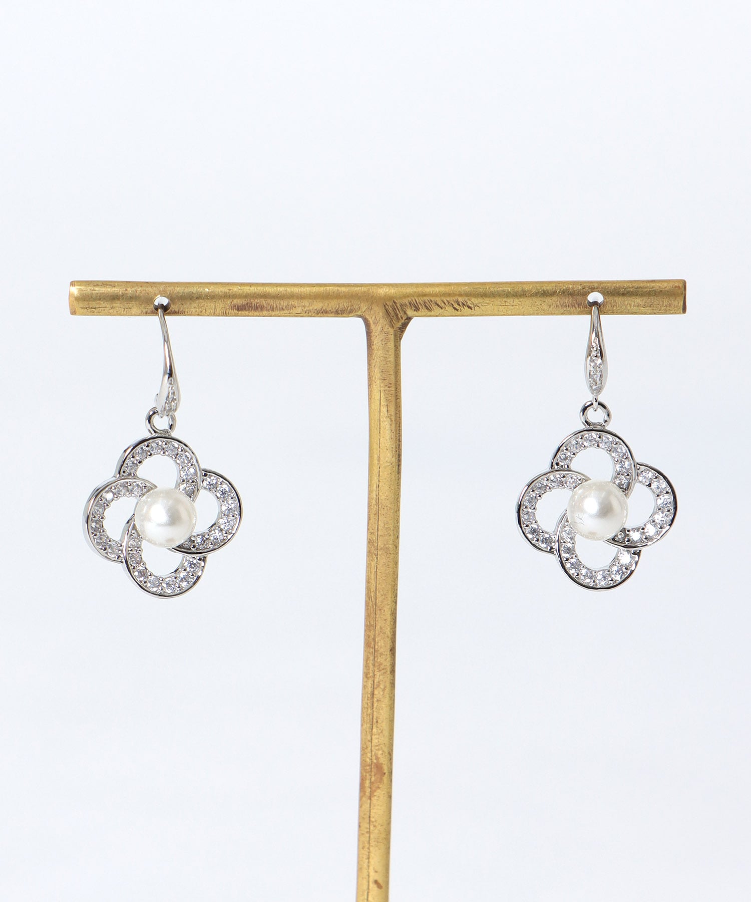 フラワービジュフックピアス