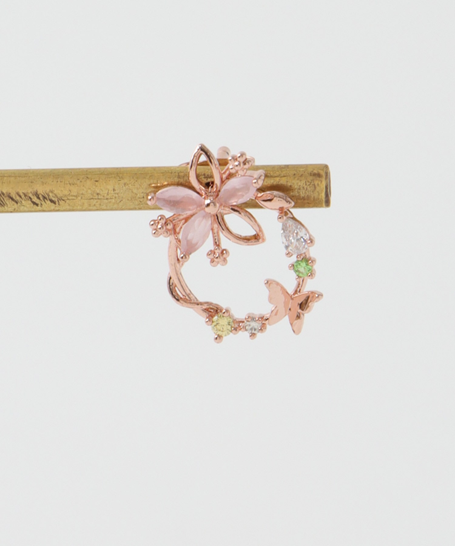 桜リースピアス