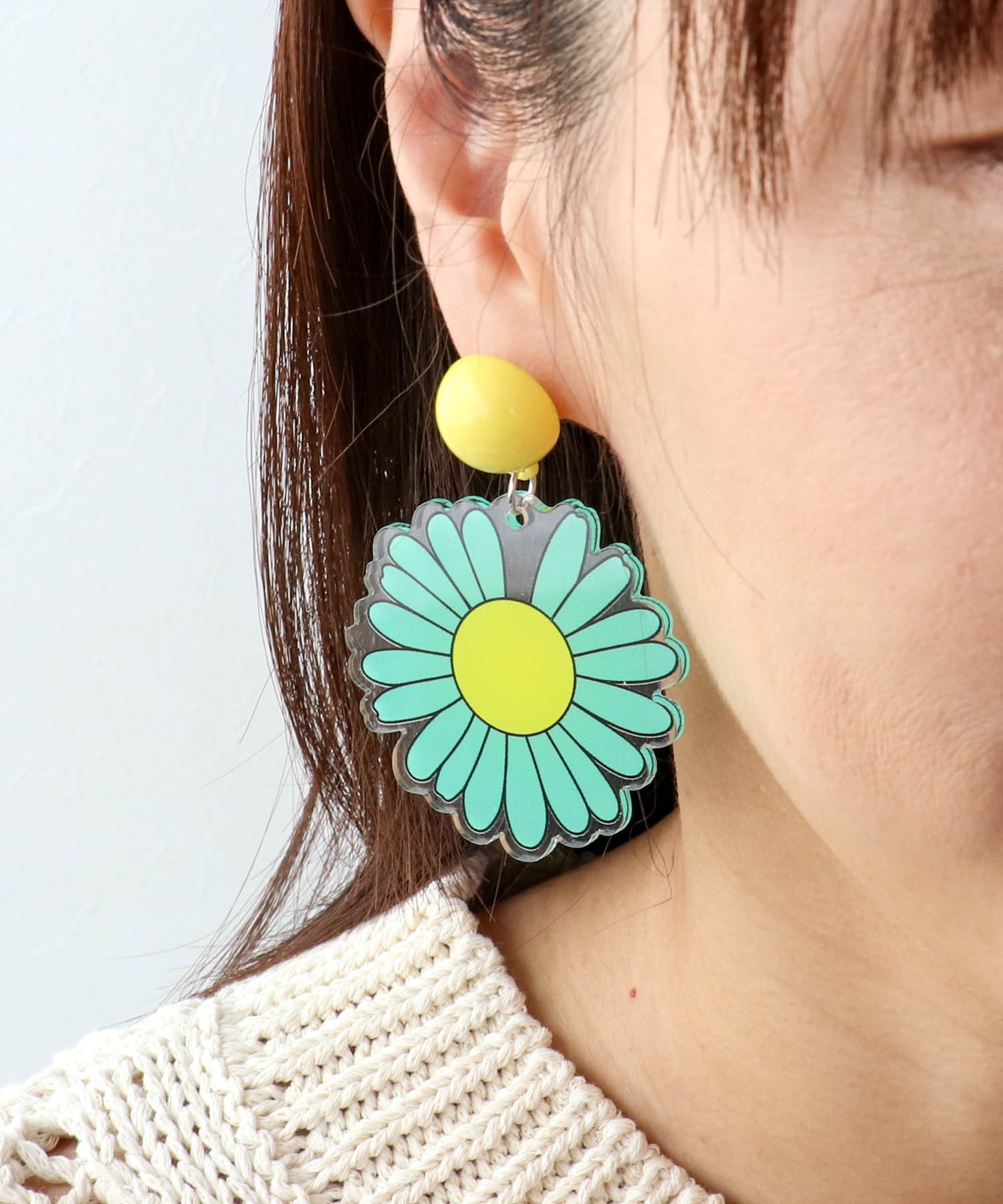 アクリルプリントフラワーピアス