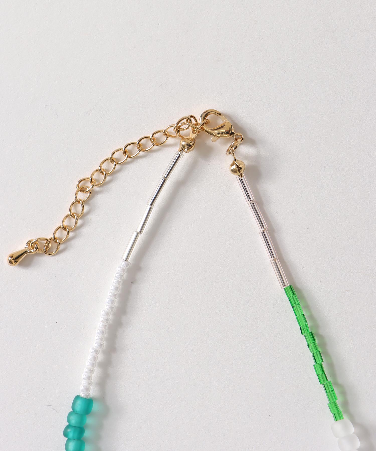 マルチビーズネックレス