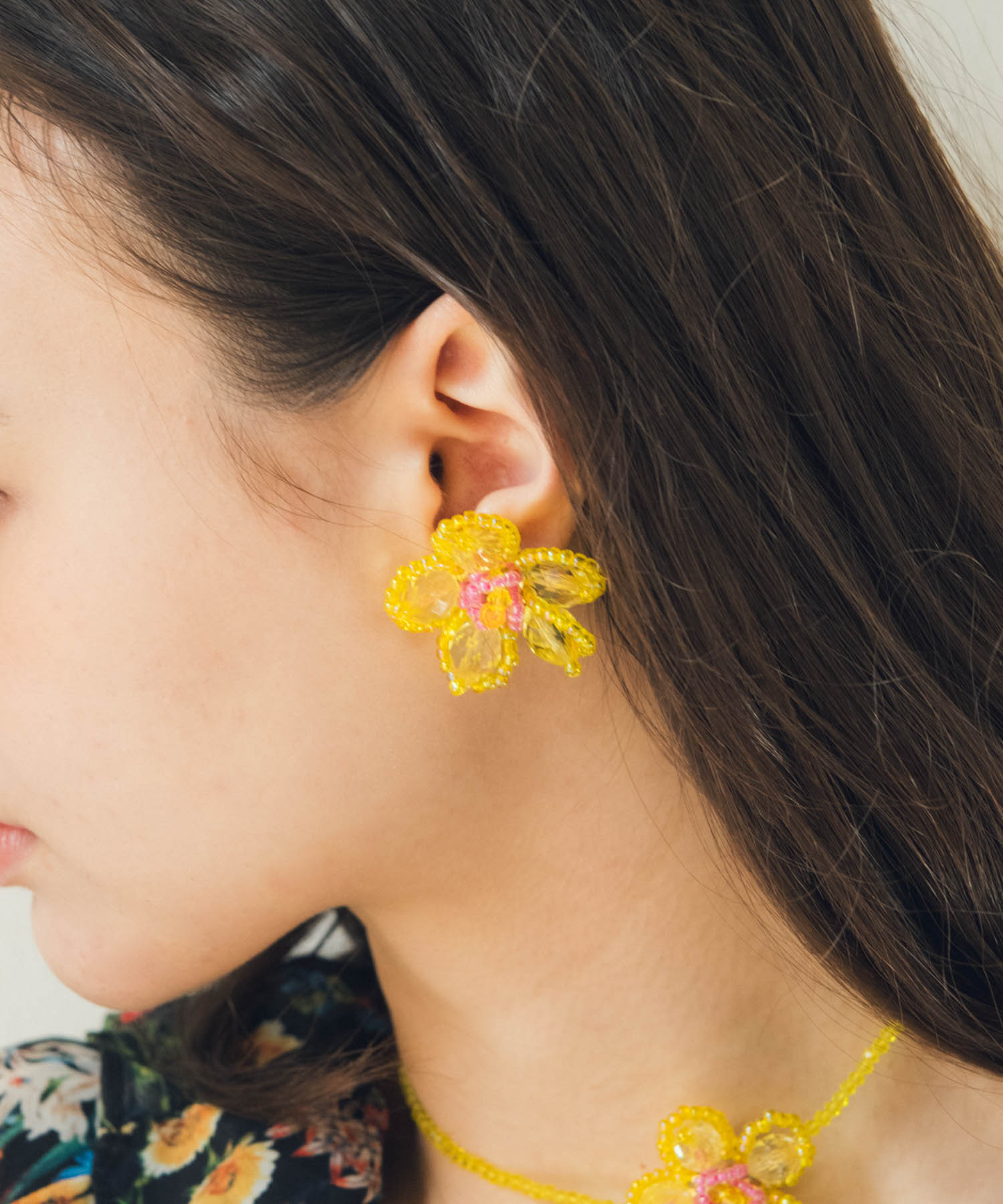 BIGビーズフラワーイヤリング