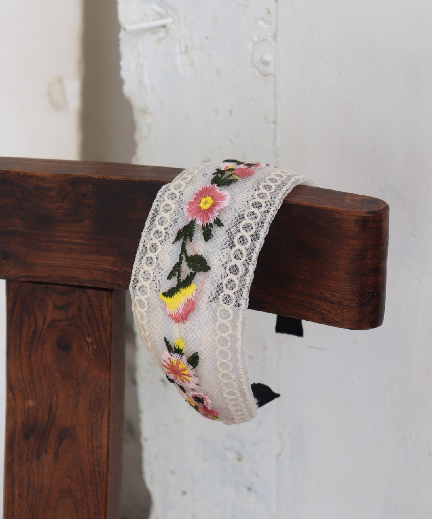 刺繍レースカチューシャ