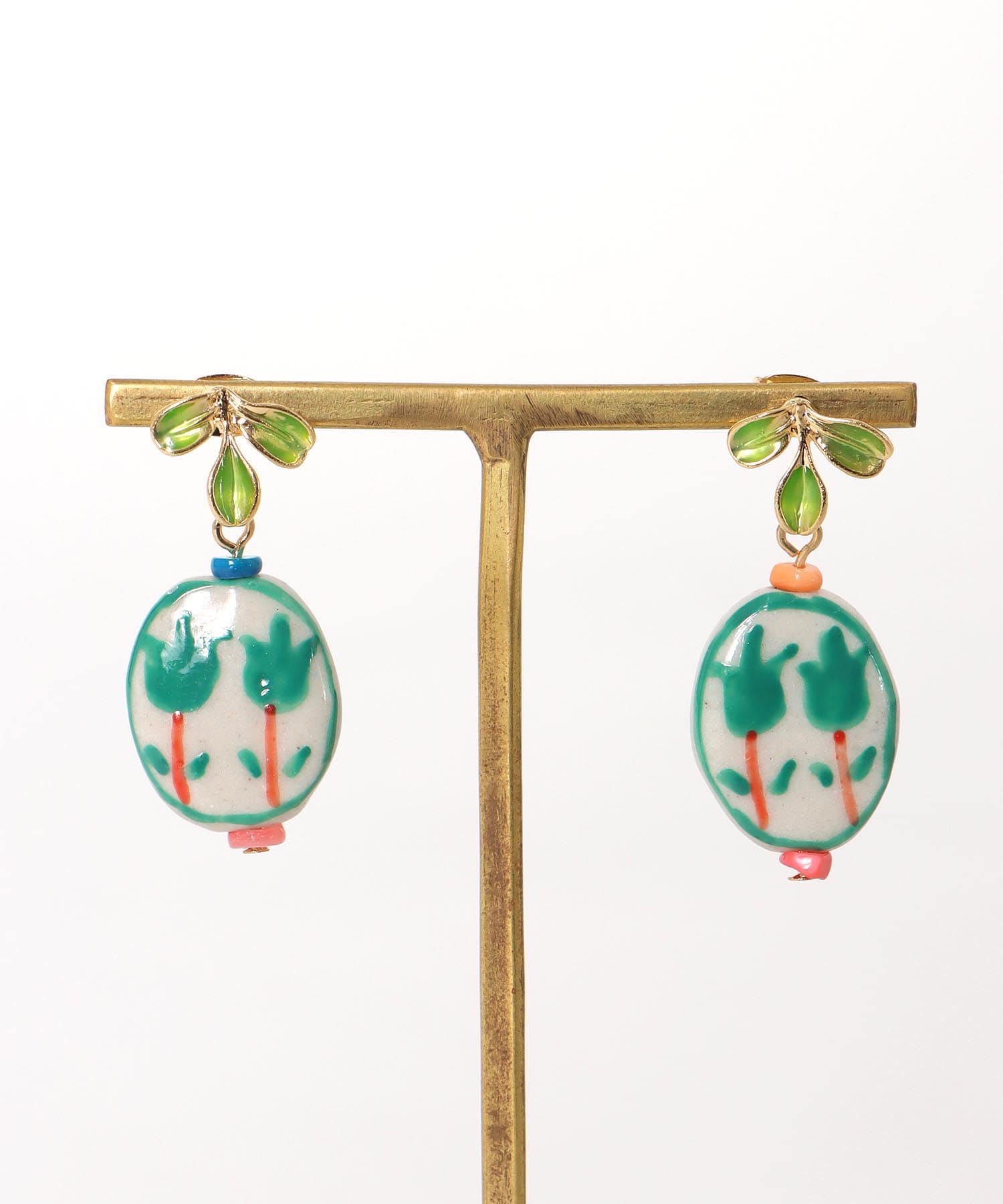 ペイントチューリップダエンピアス