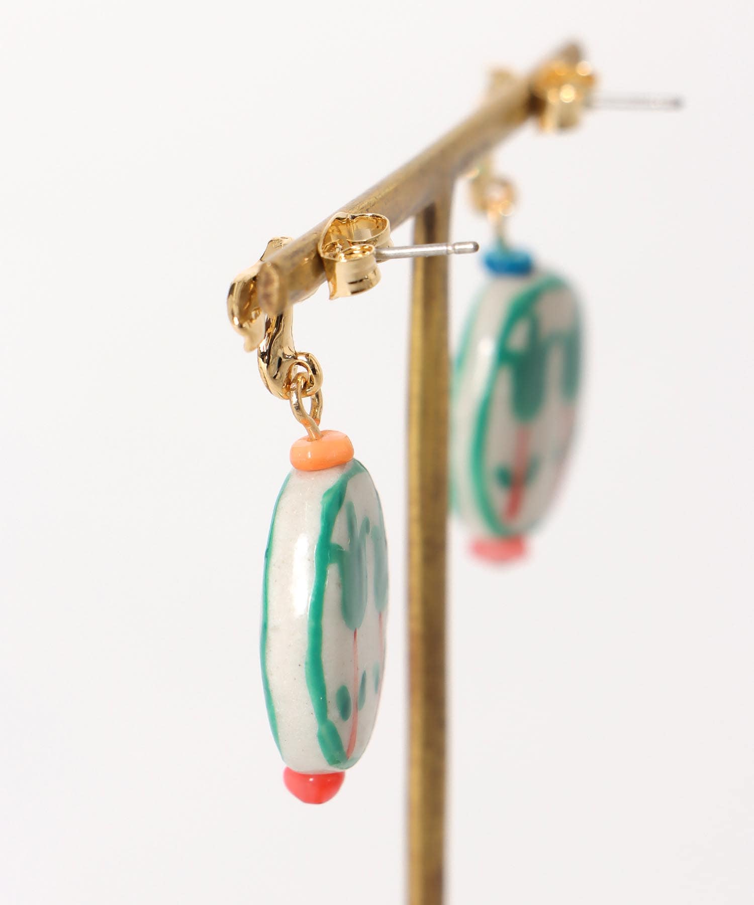 ペイントチューリップダエンピアス