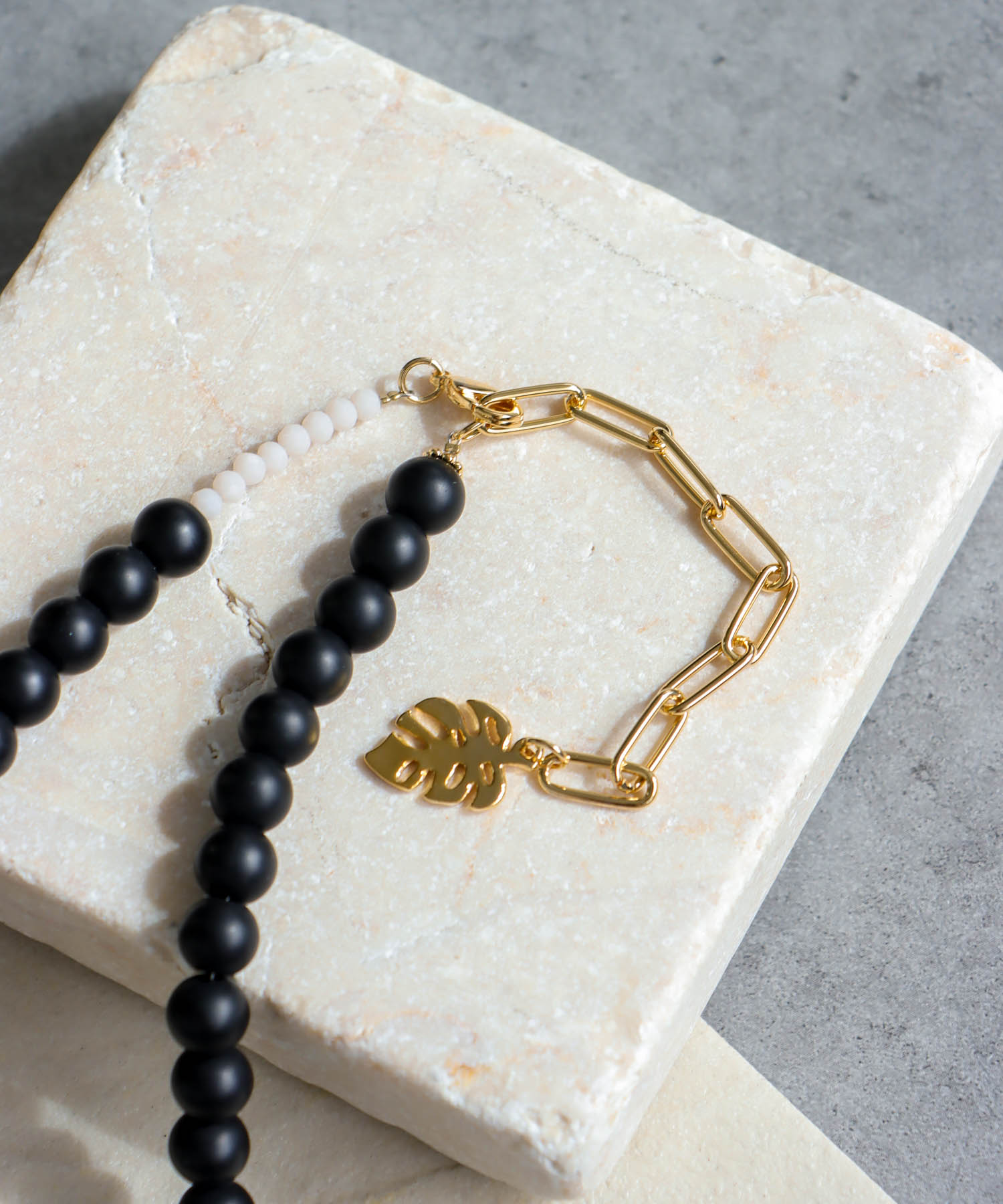 フラワーチャームカラーネックレス