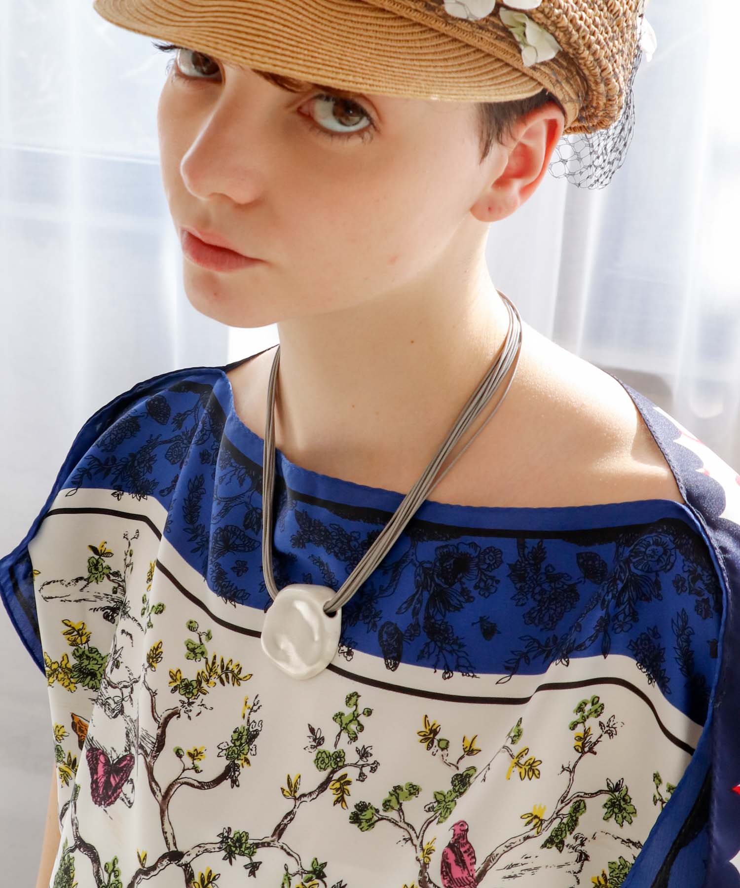 メタルトップカワヒモネックレス