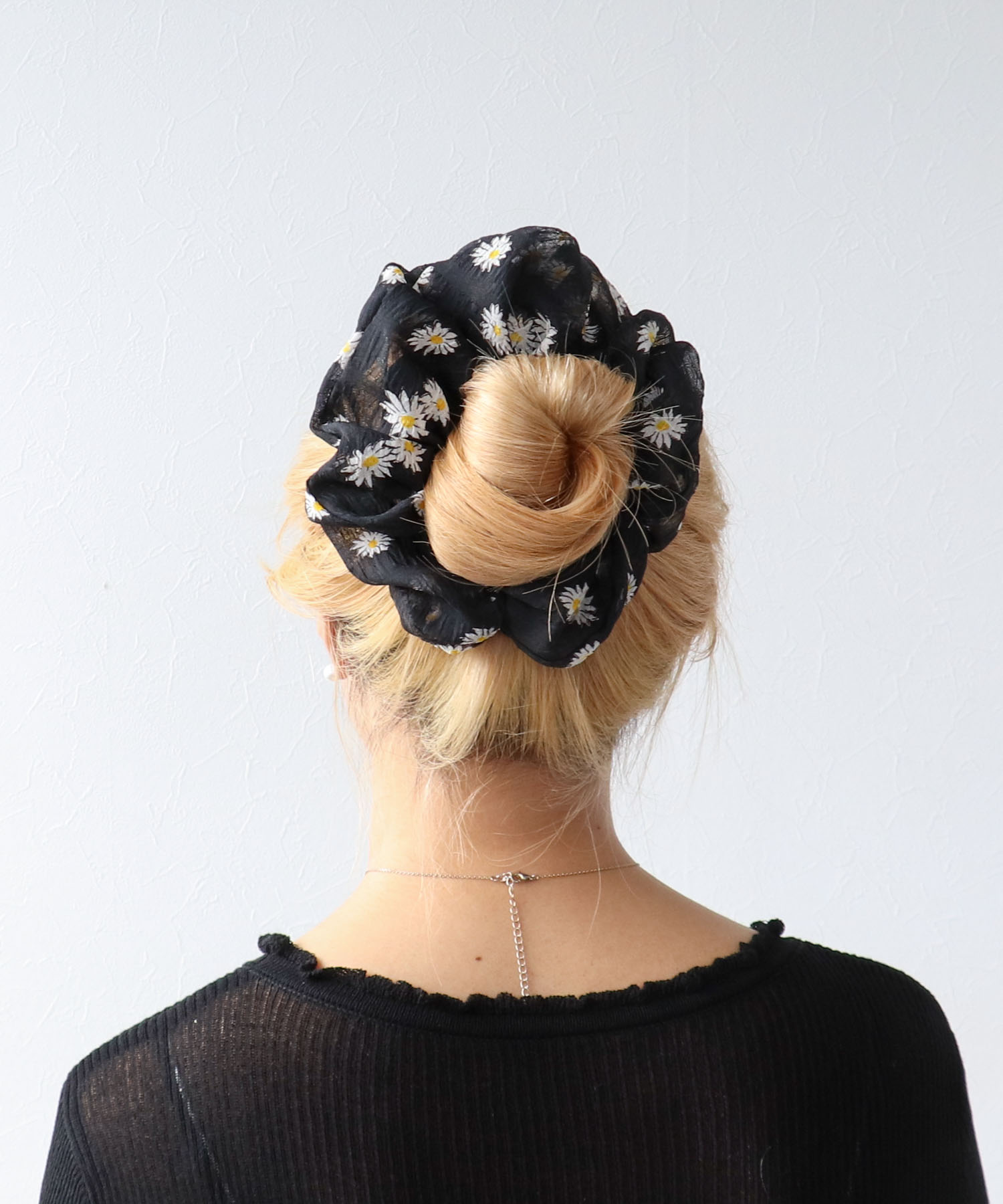 シフォンフラワーダブルシュシュ