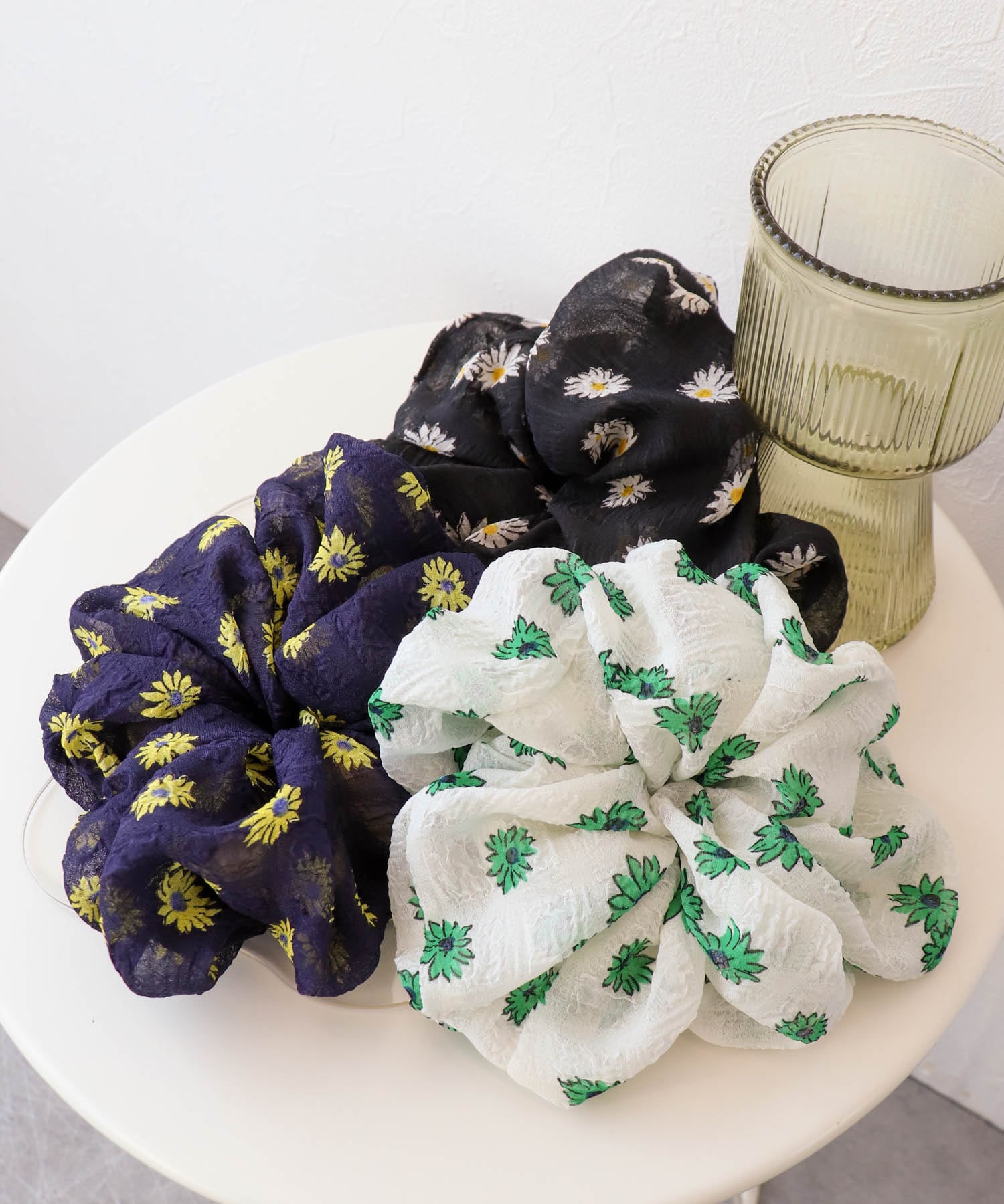 シフォンフラワーダブルシュシュ