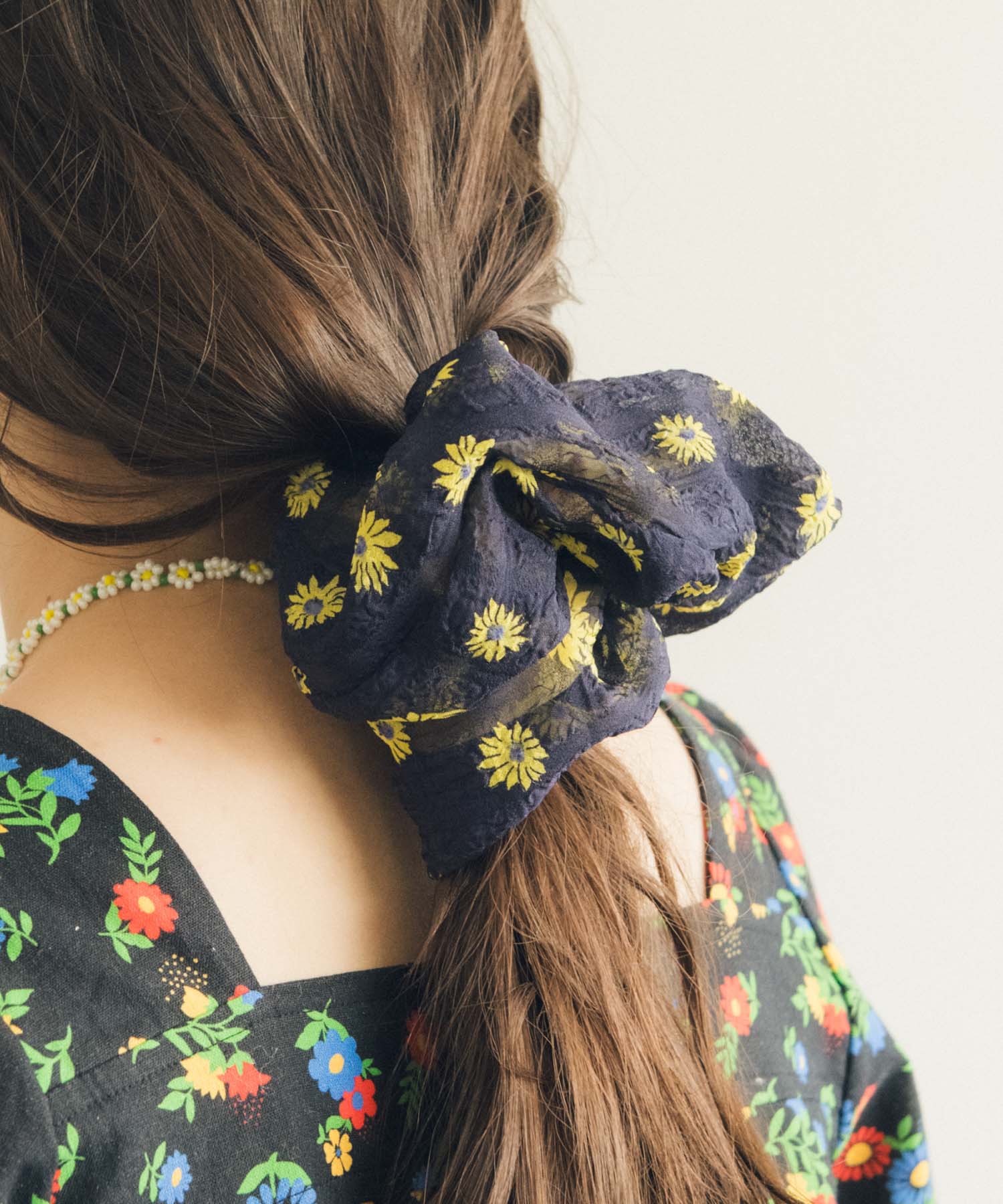 シフォンフラワーダブルシュシュ