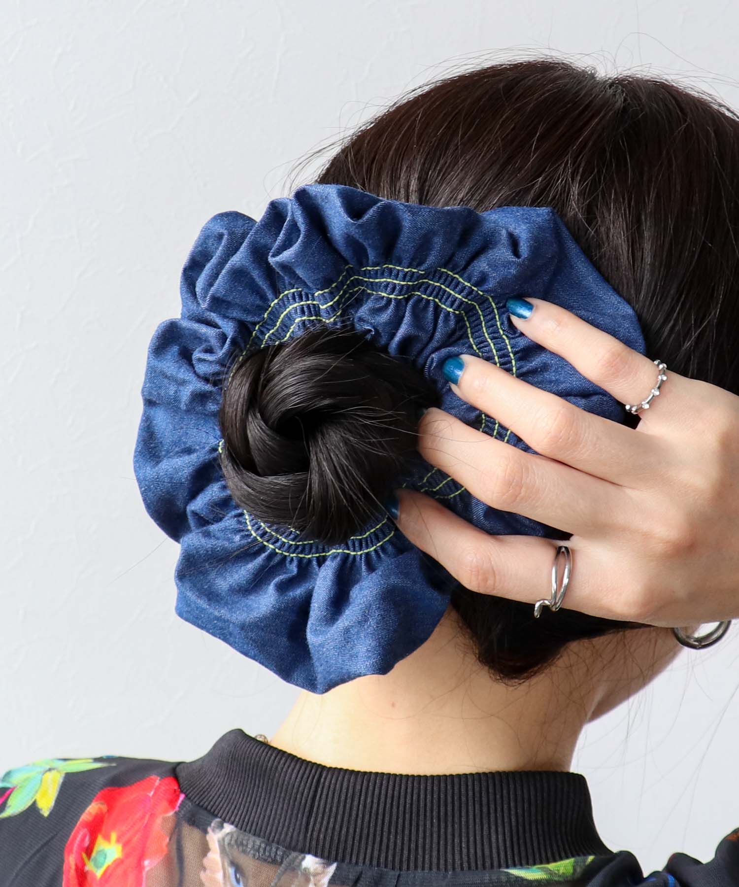 デニムステッチシュシュ