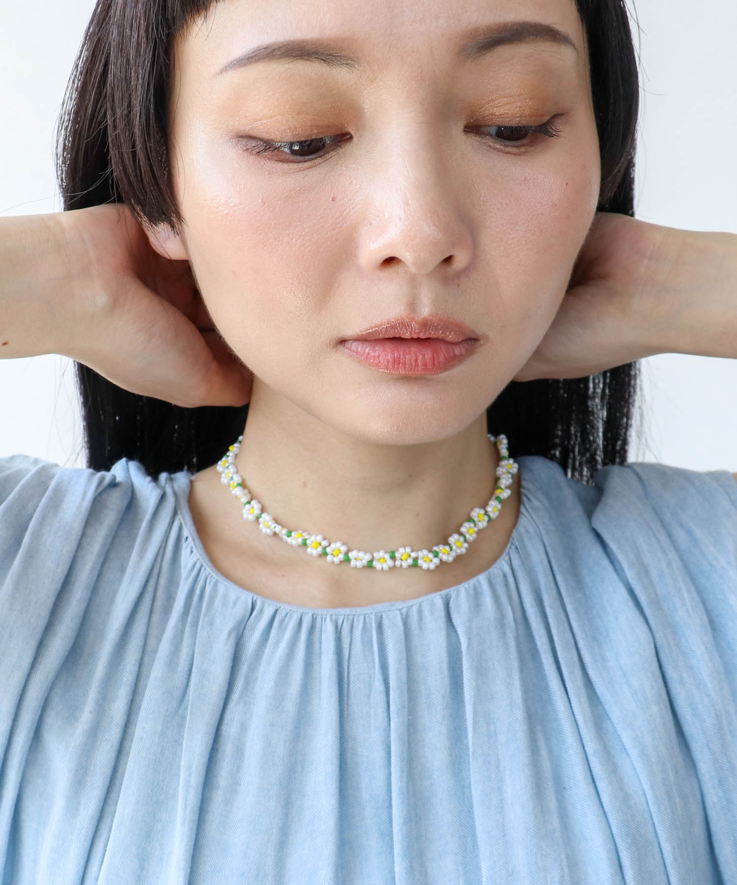 フラワービーズネックレス