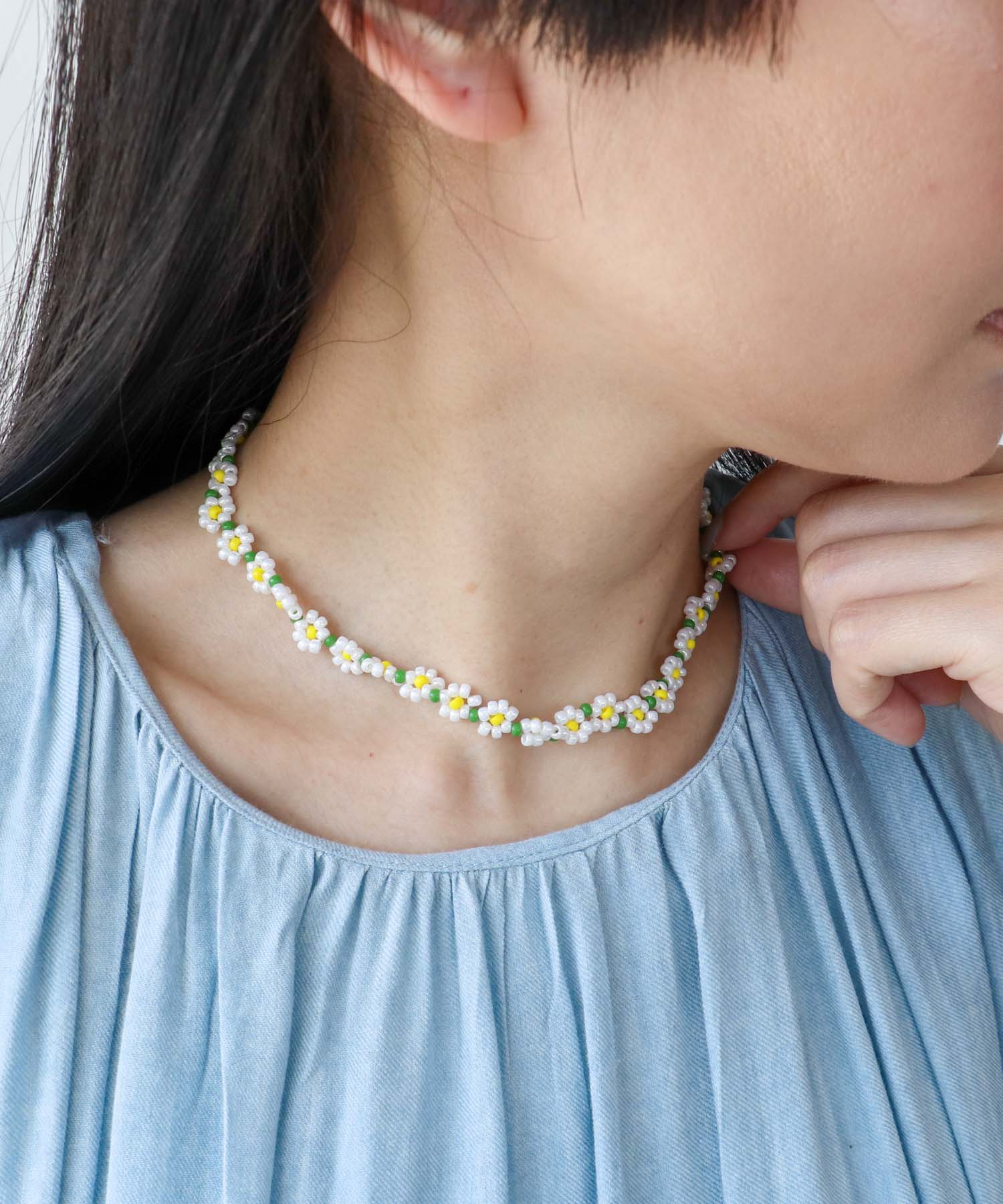 フラワービーズネックレス