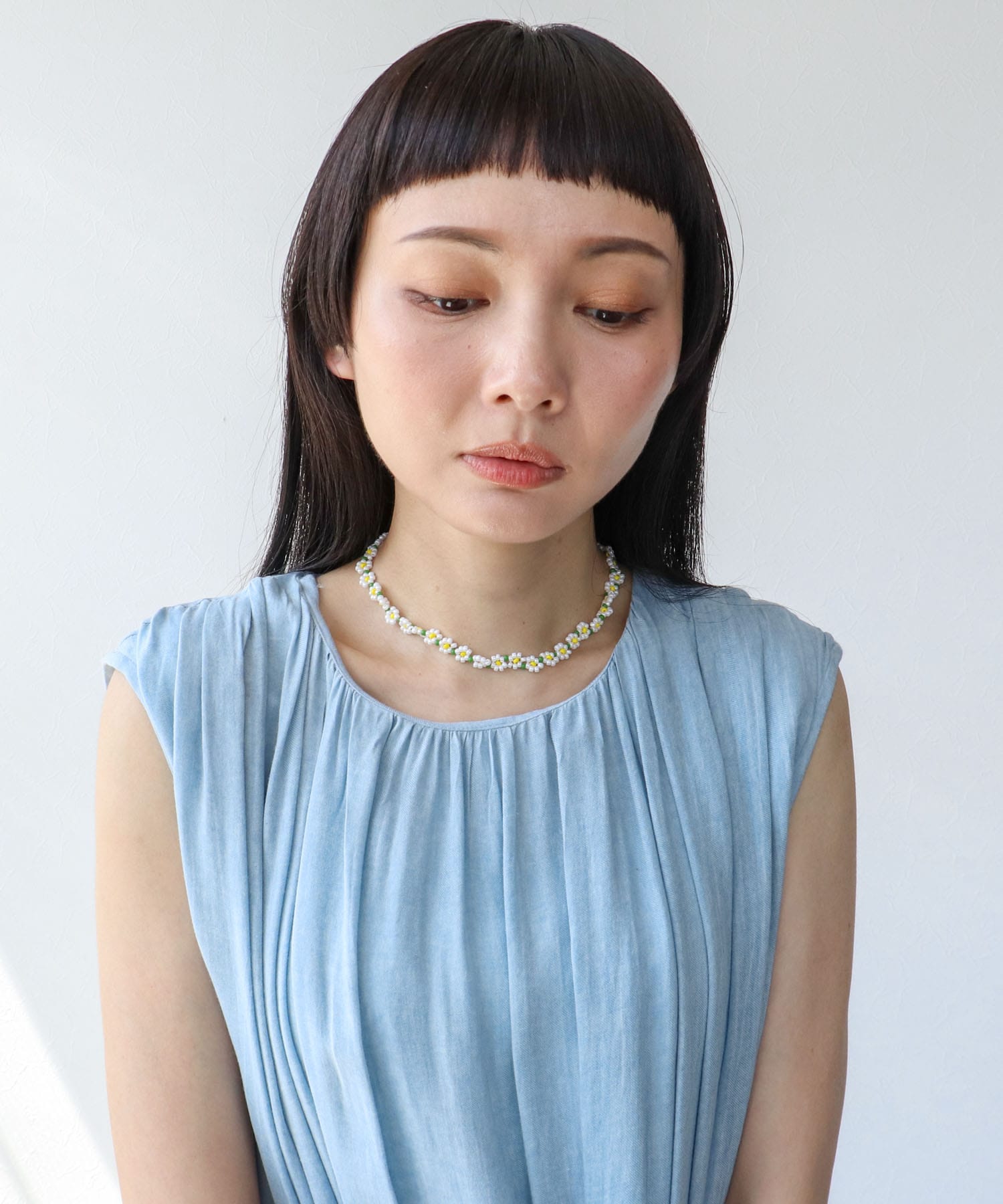 フラワービーズネックレス