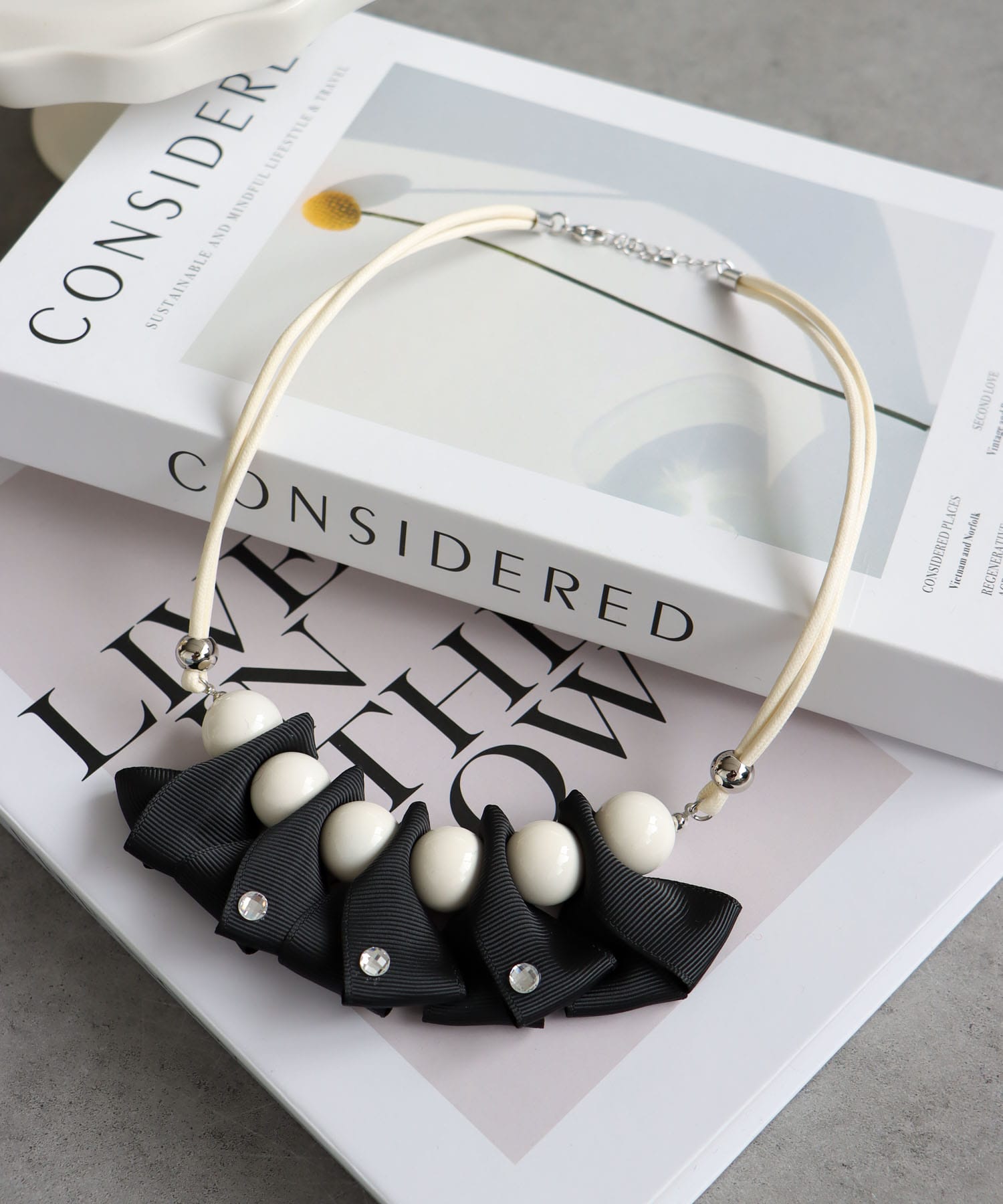 グログランリボンフリルネックレス