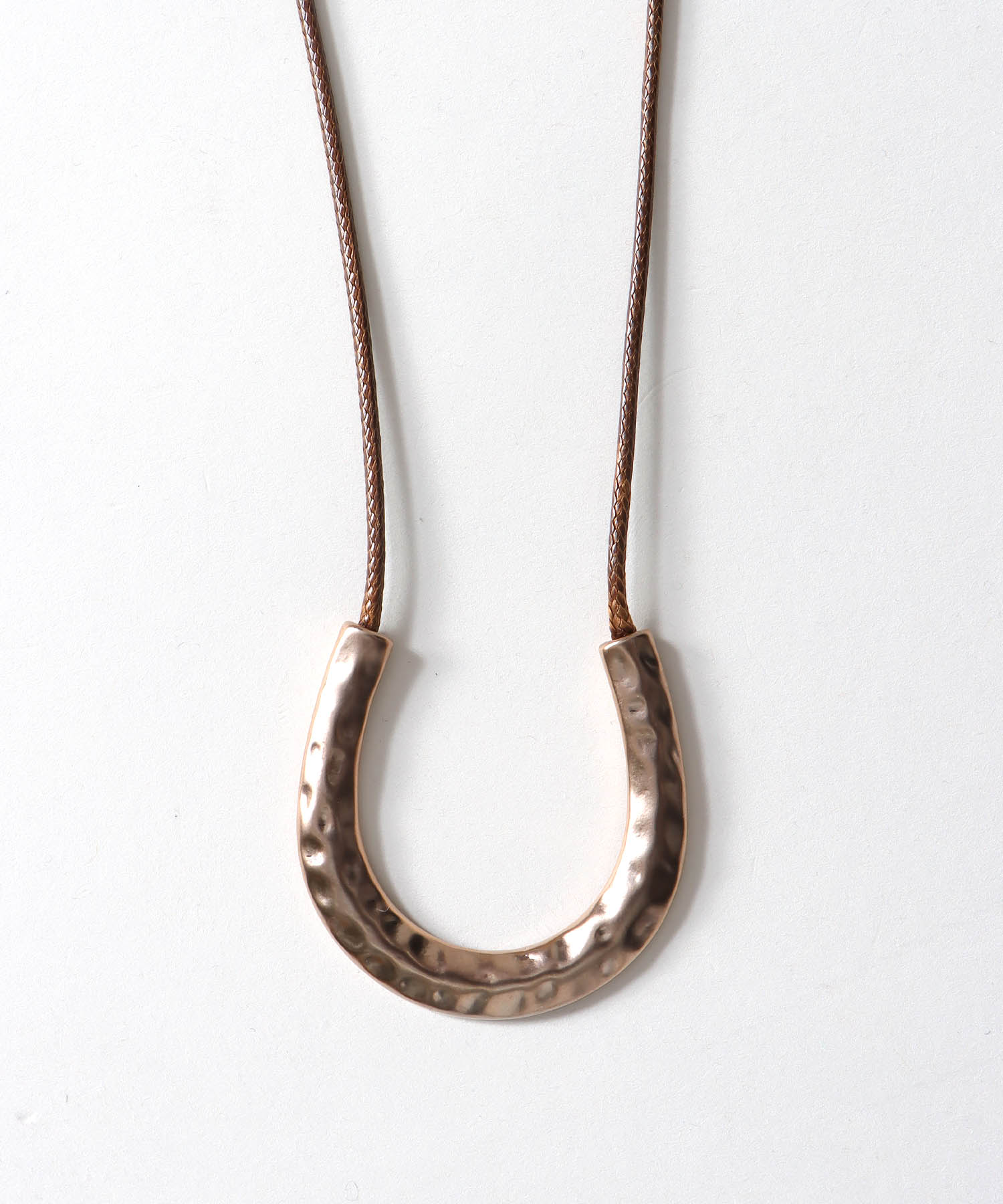 馬蹄革紐ネックレス