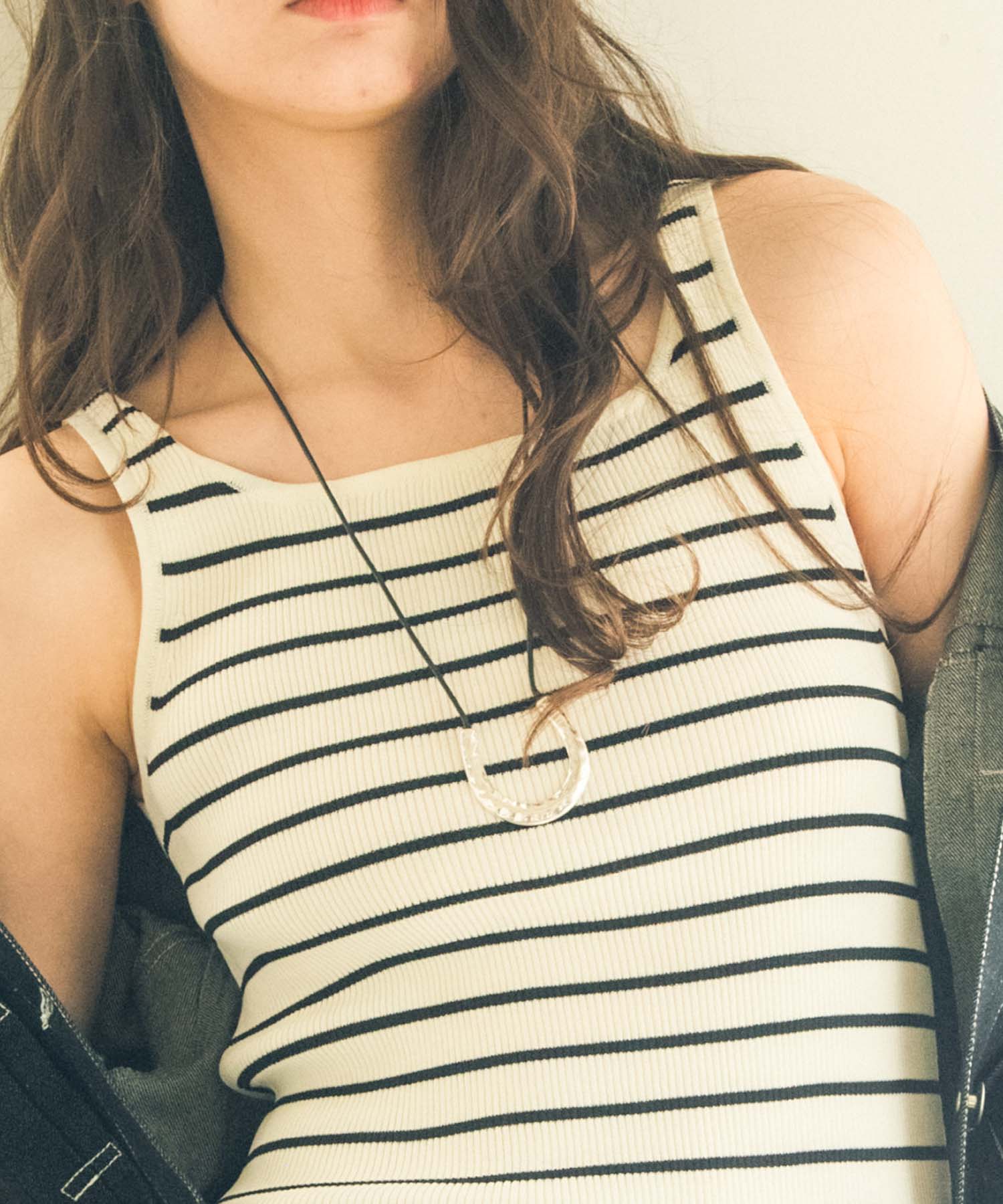 馬蹄革紐ネックレス