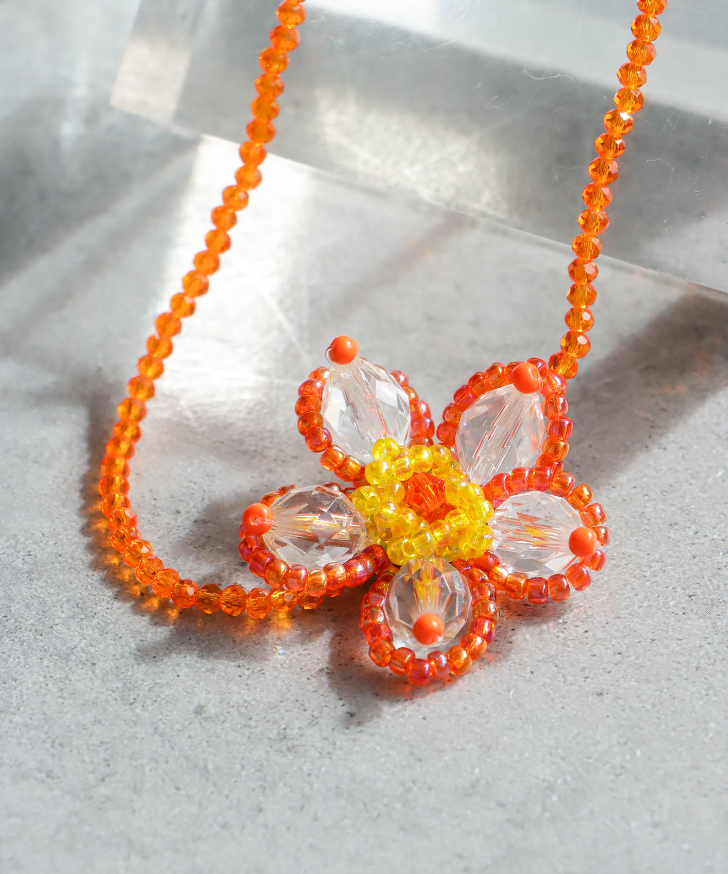 フラワービーズチョーカー