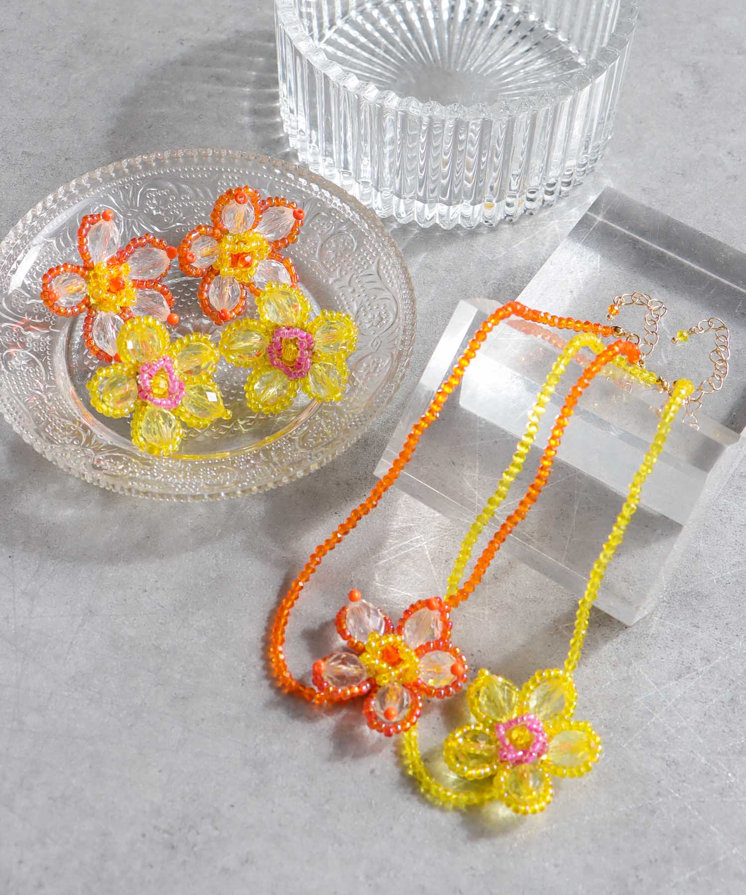 フラワービーズチョーカー