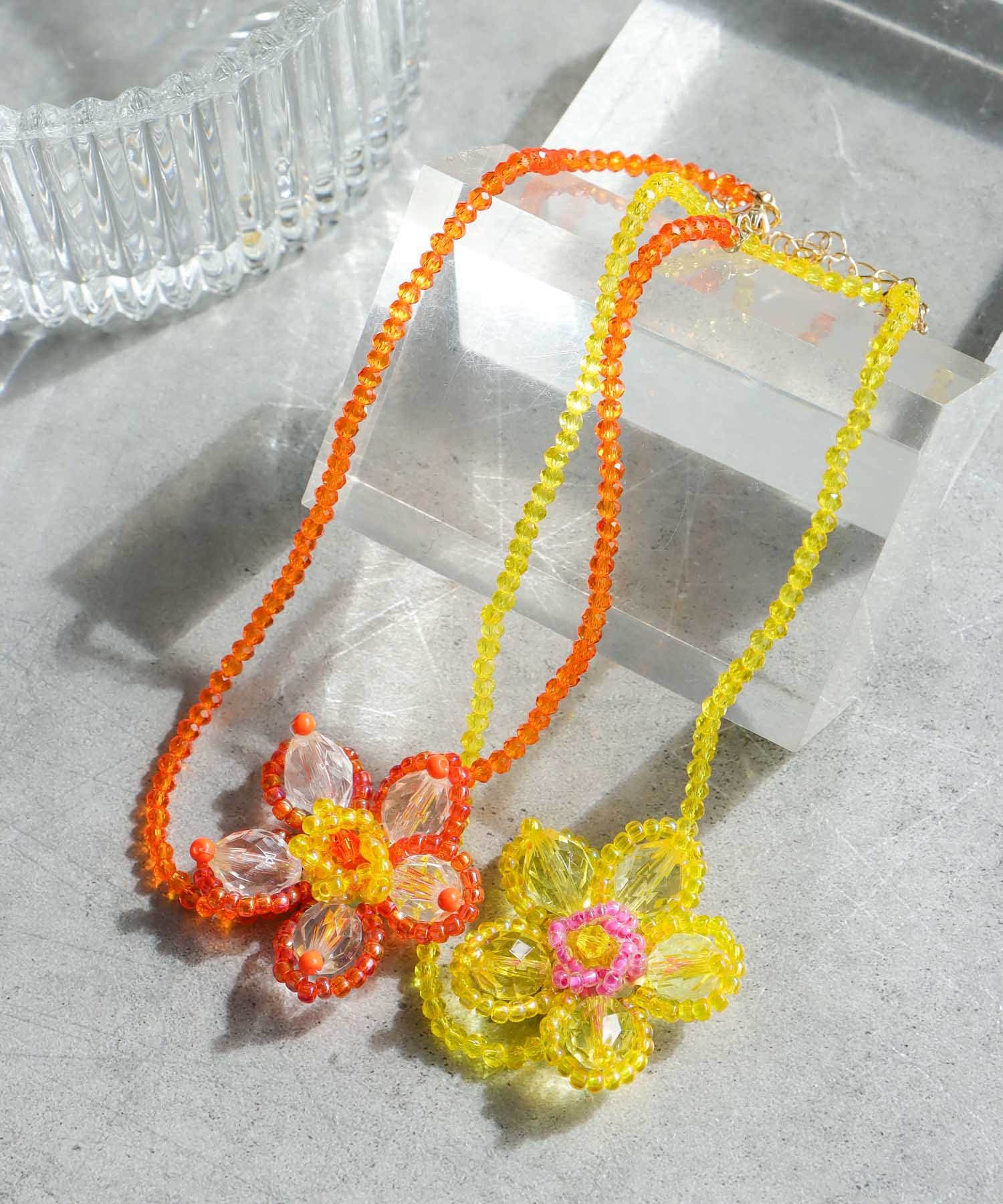 フラワービーズチョーカー