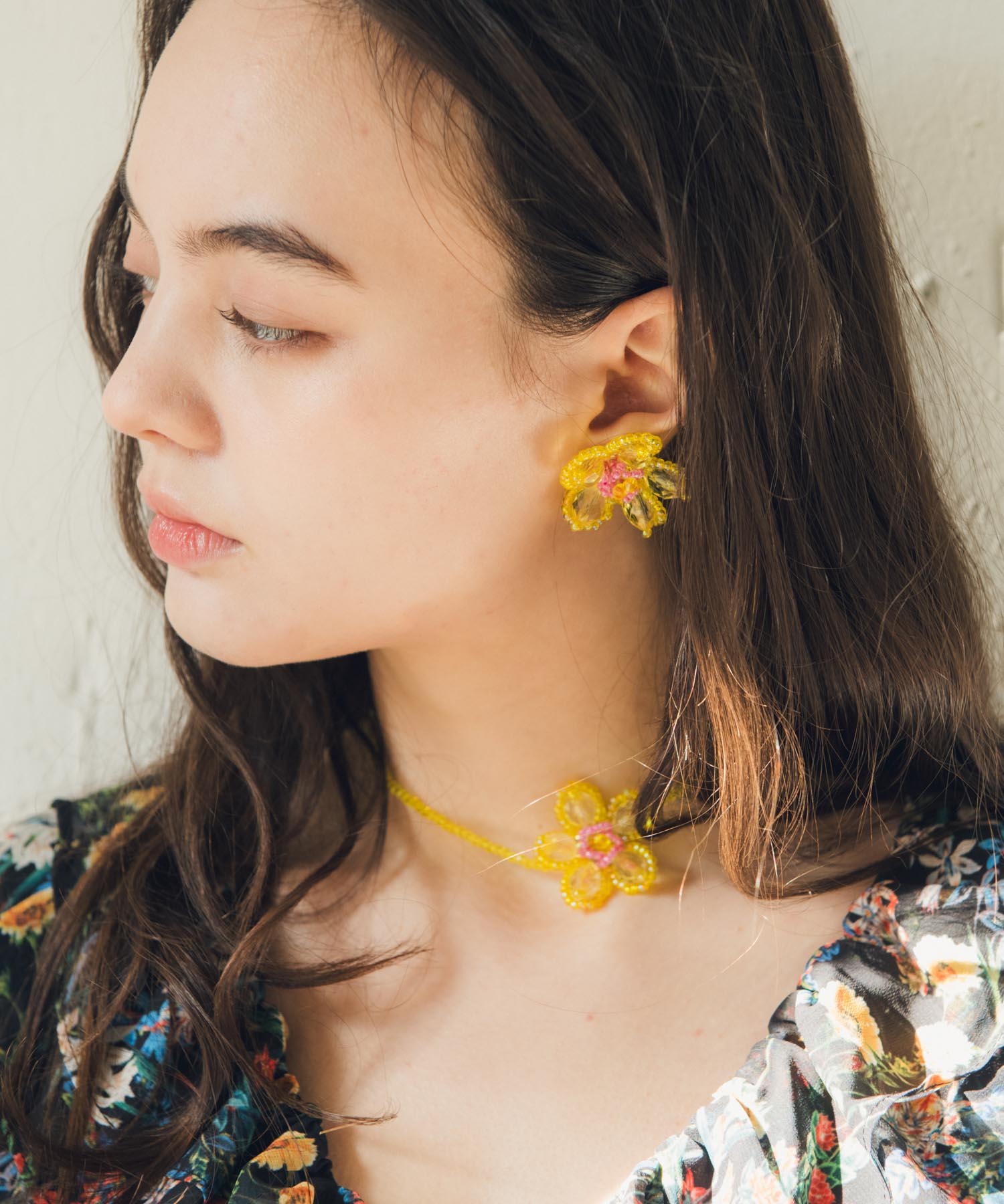 フラワービーズチョーカー