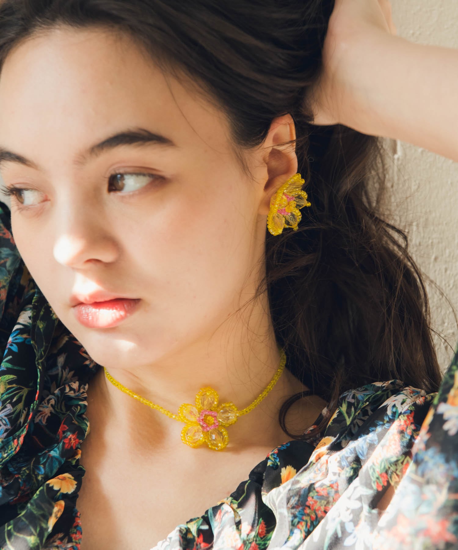 フラワービーズチョーカー