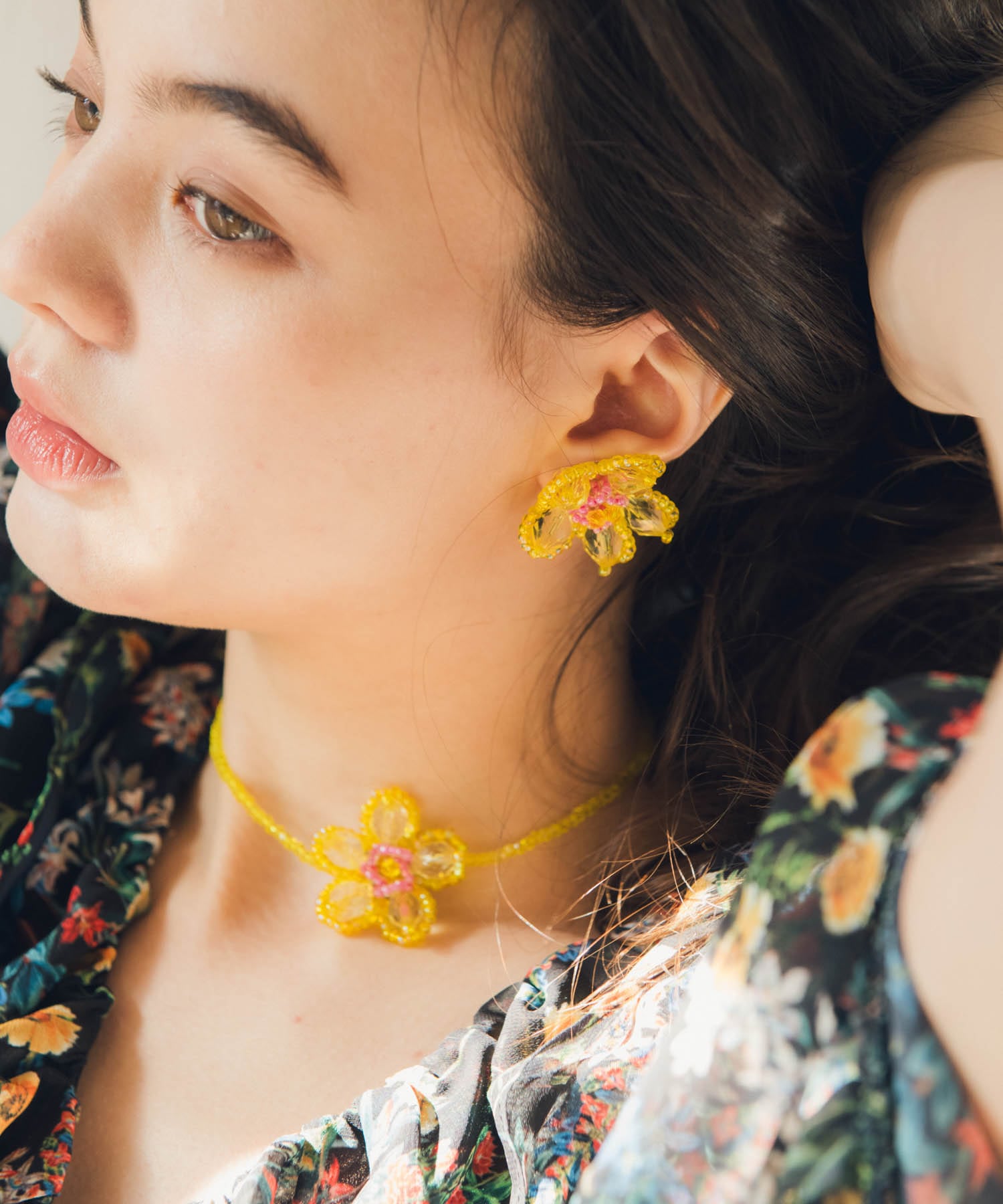 フラワービーズチョーカー