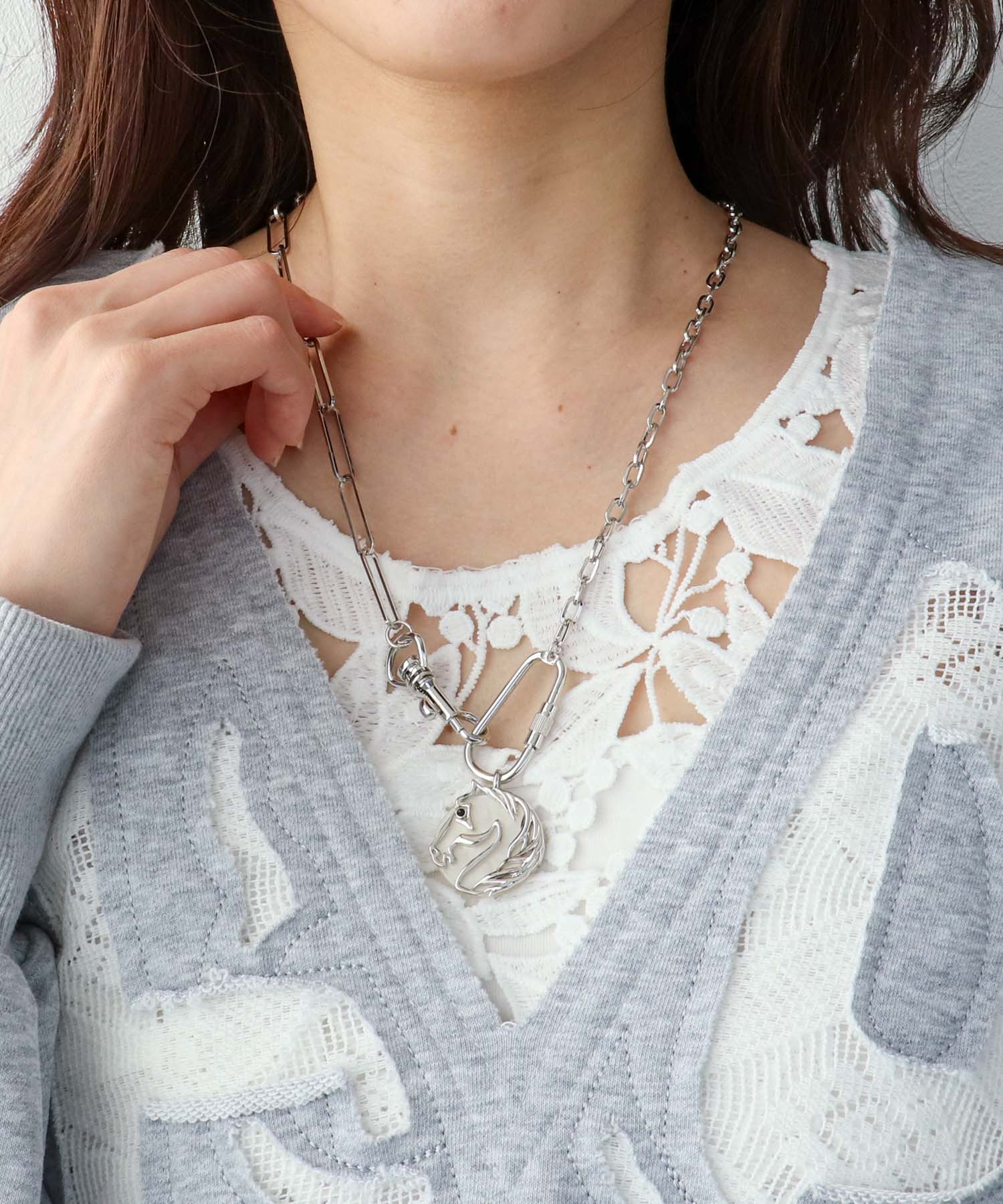 ホースプレートカラビナネックレス