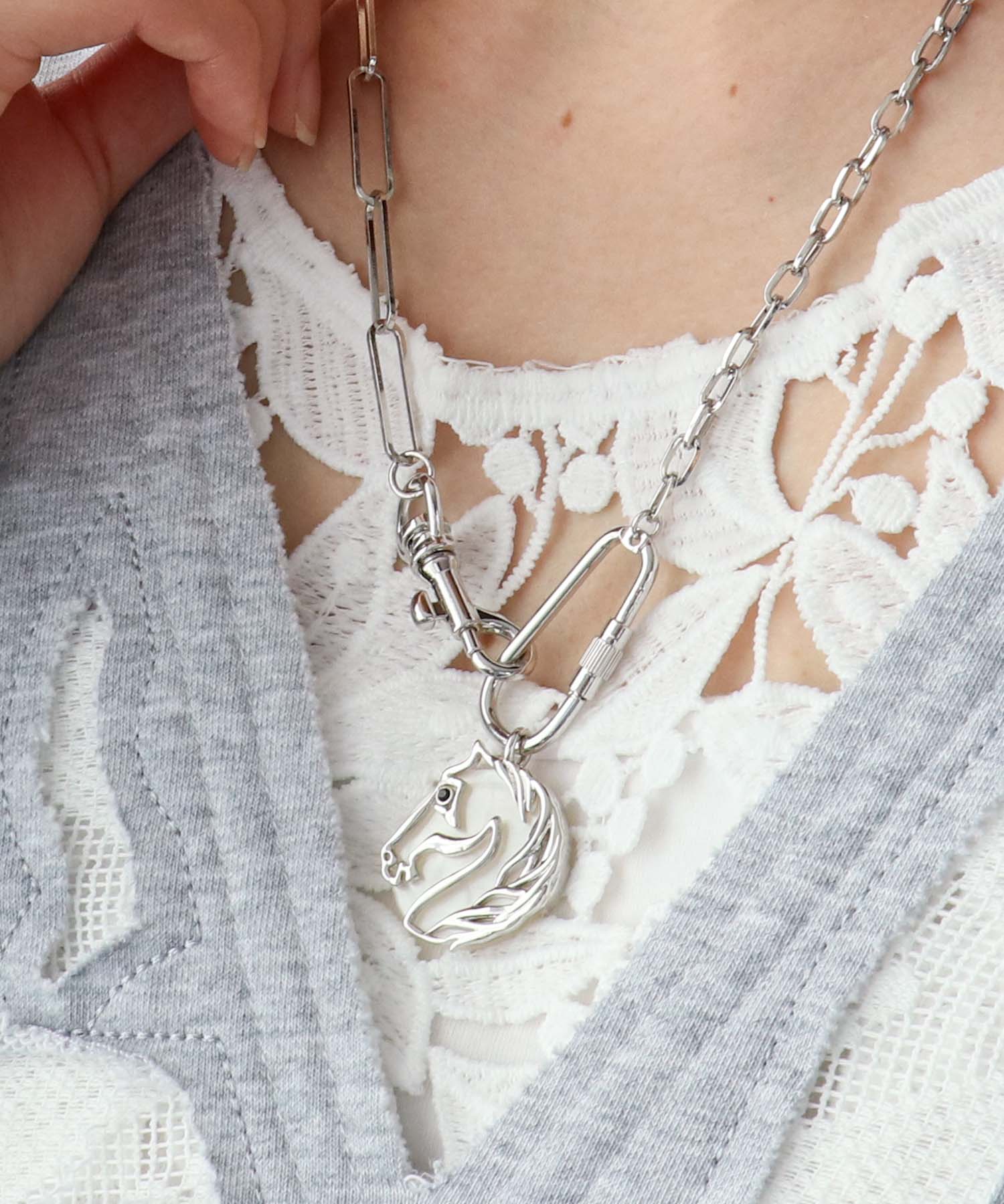 ホースプレートカラビナネックレス