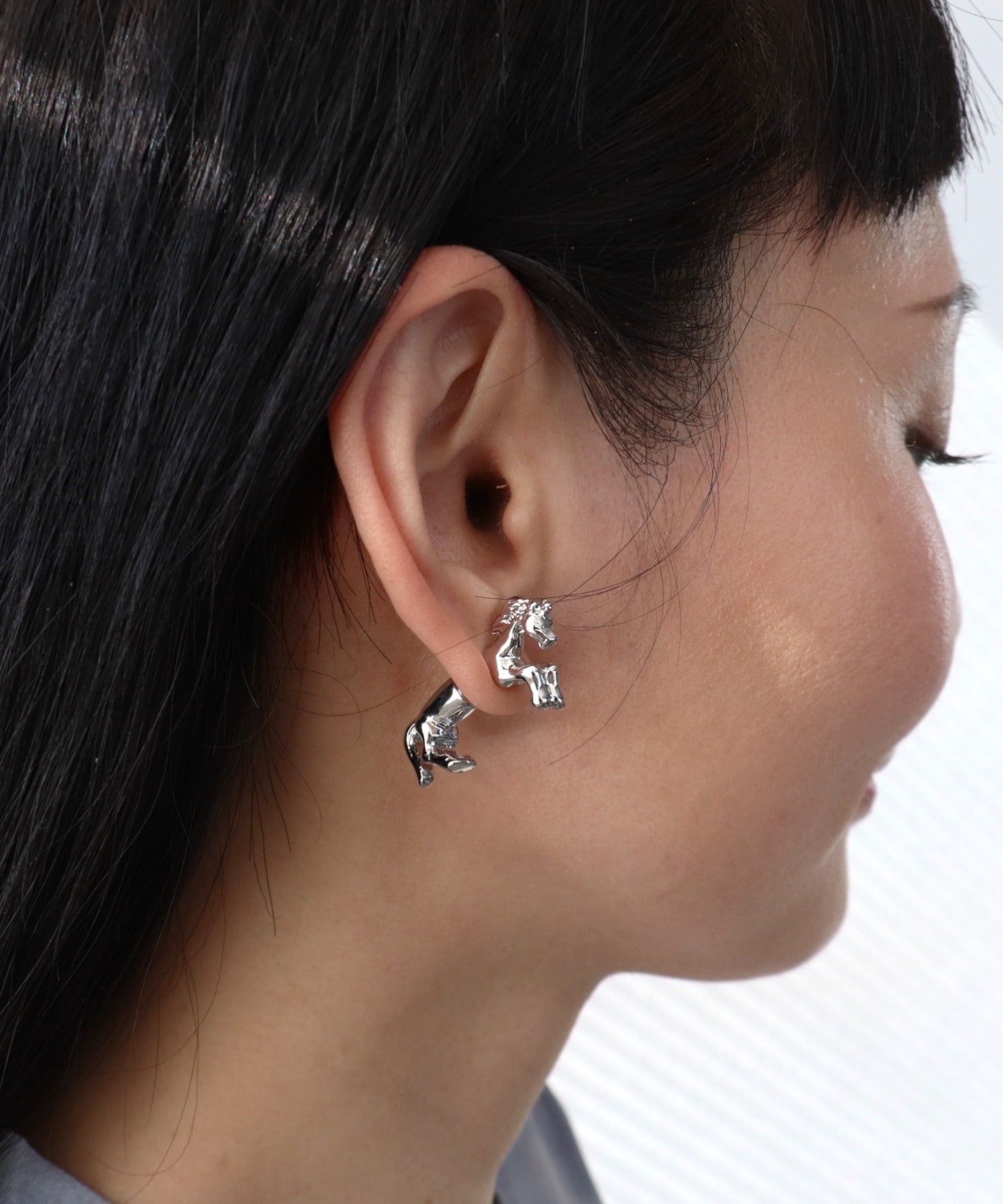 ホースキャッチピアス