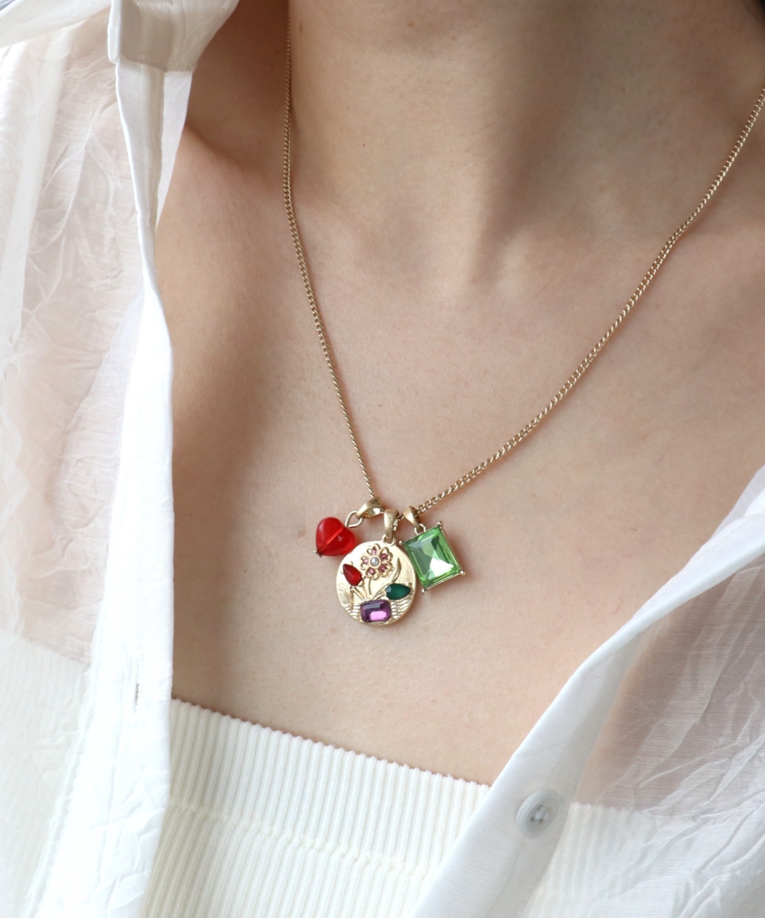 フラワーコインチャームネックレス