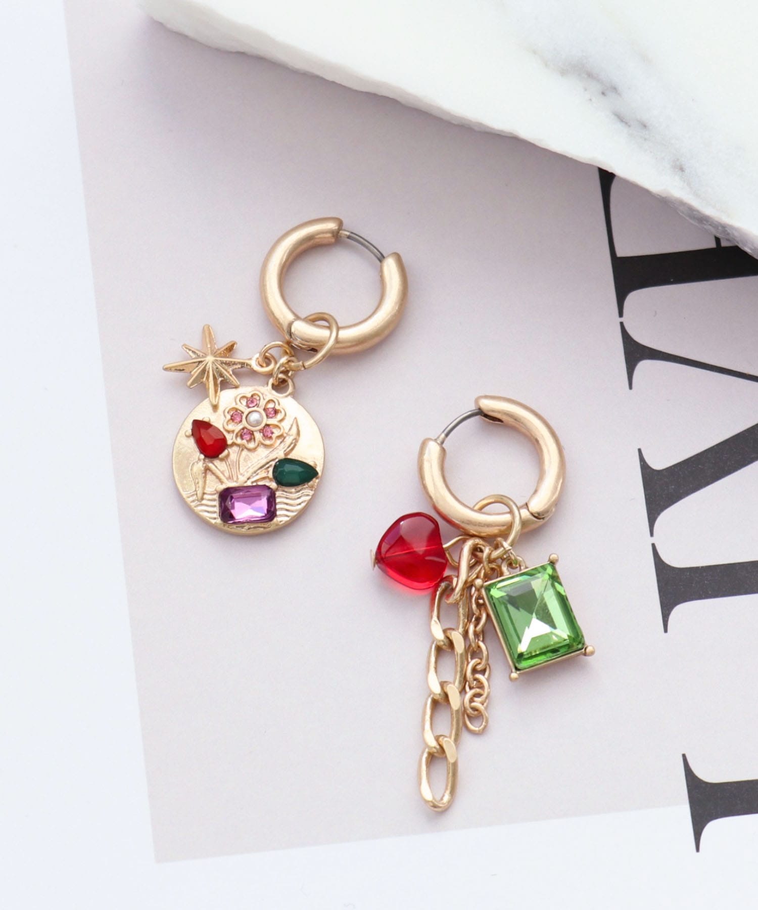 フラワーコインチャームピアス