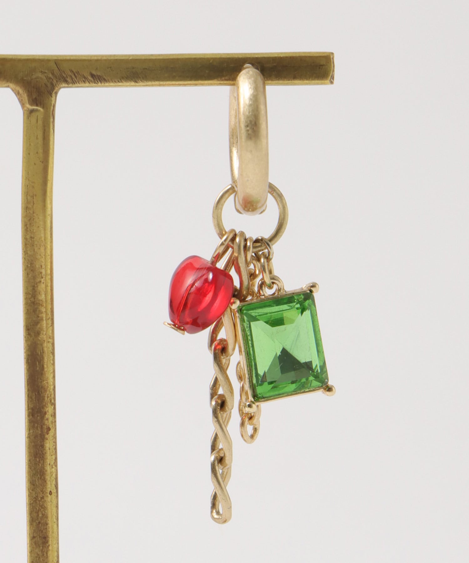 フラワーコインチャームピアス