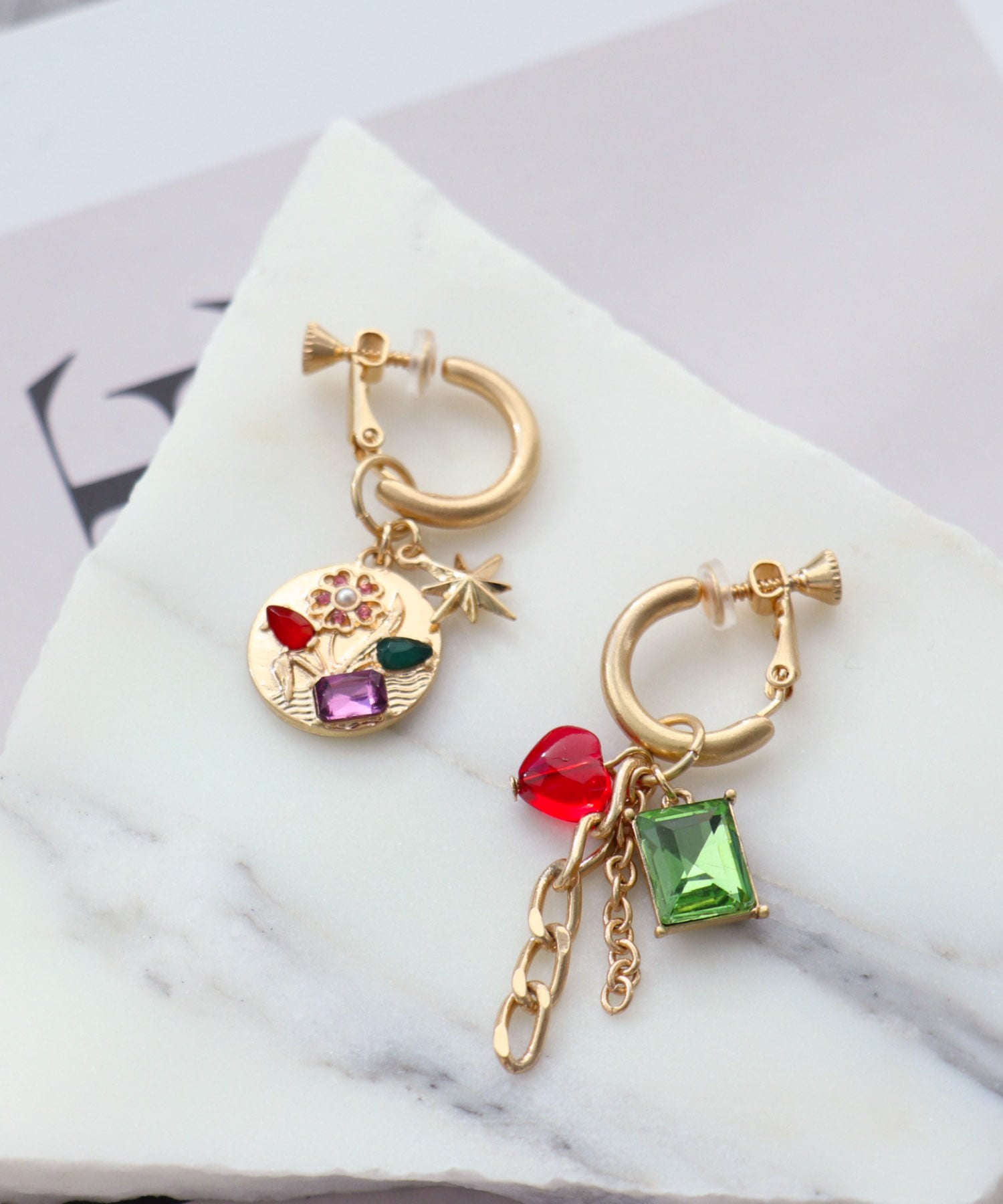 フラワーコインチャームイヤリング