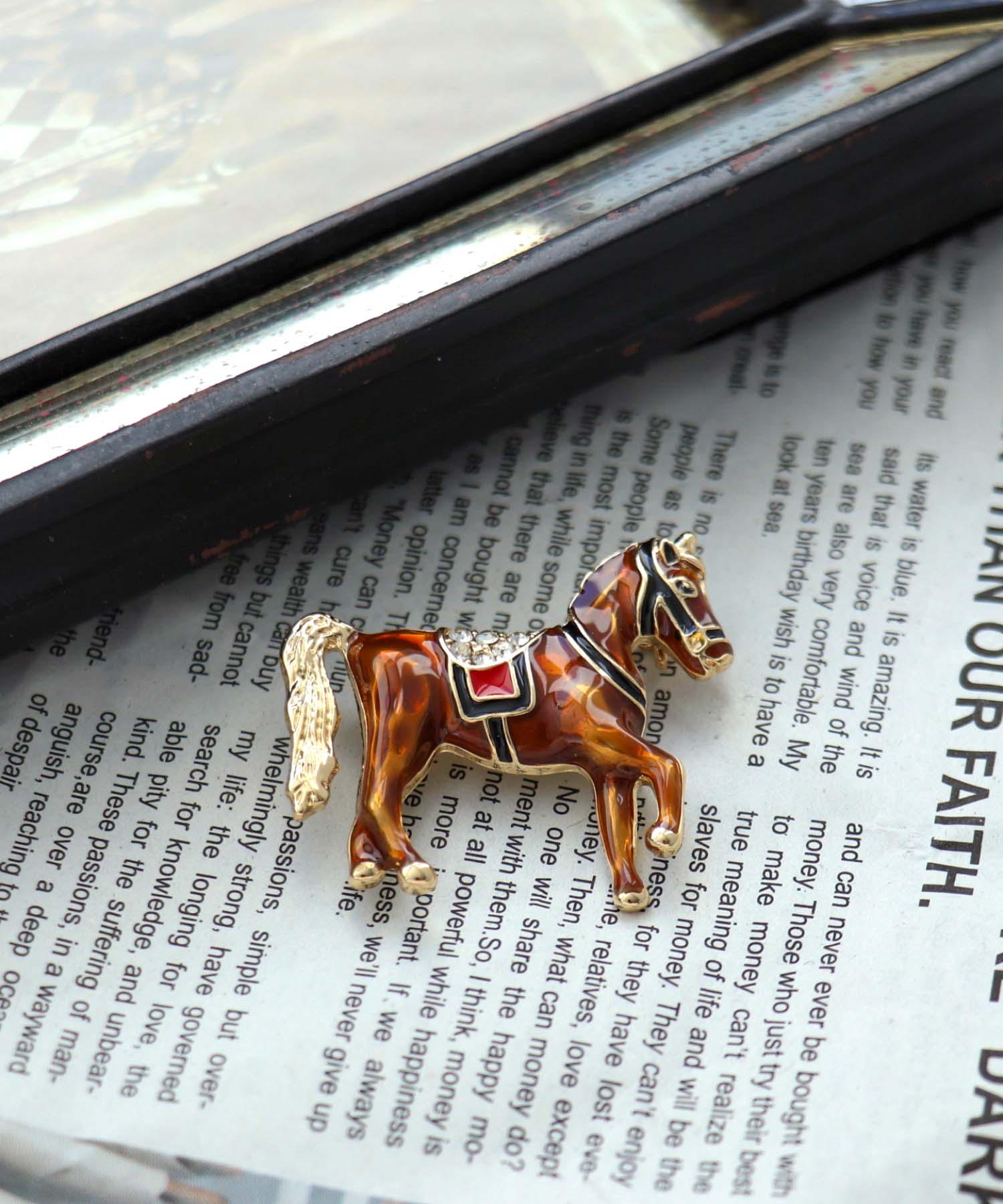 エポ馬ブローチ