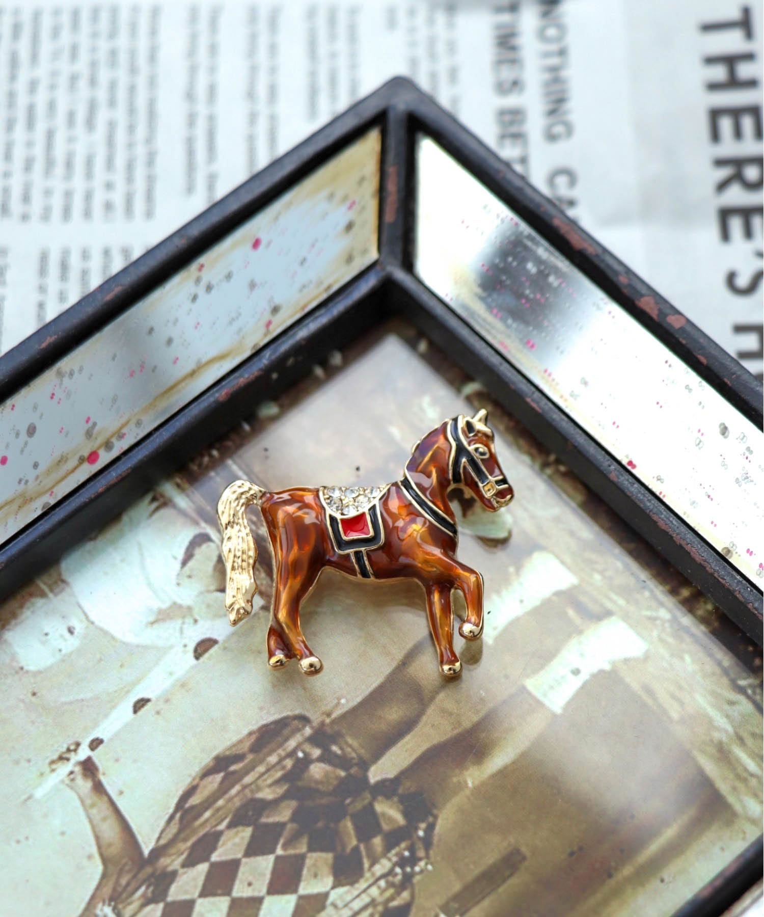 エポ馬ブローチ