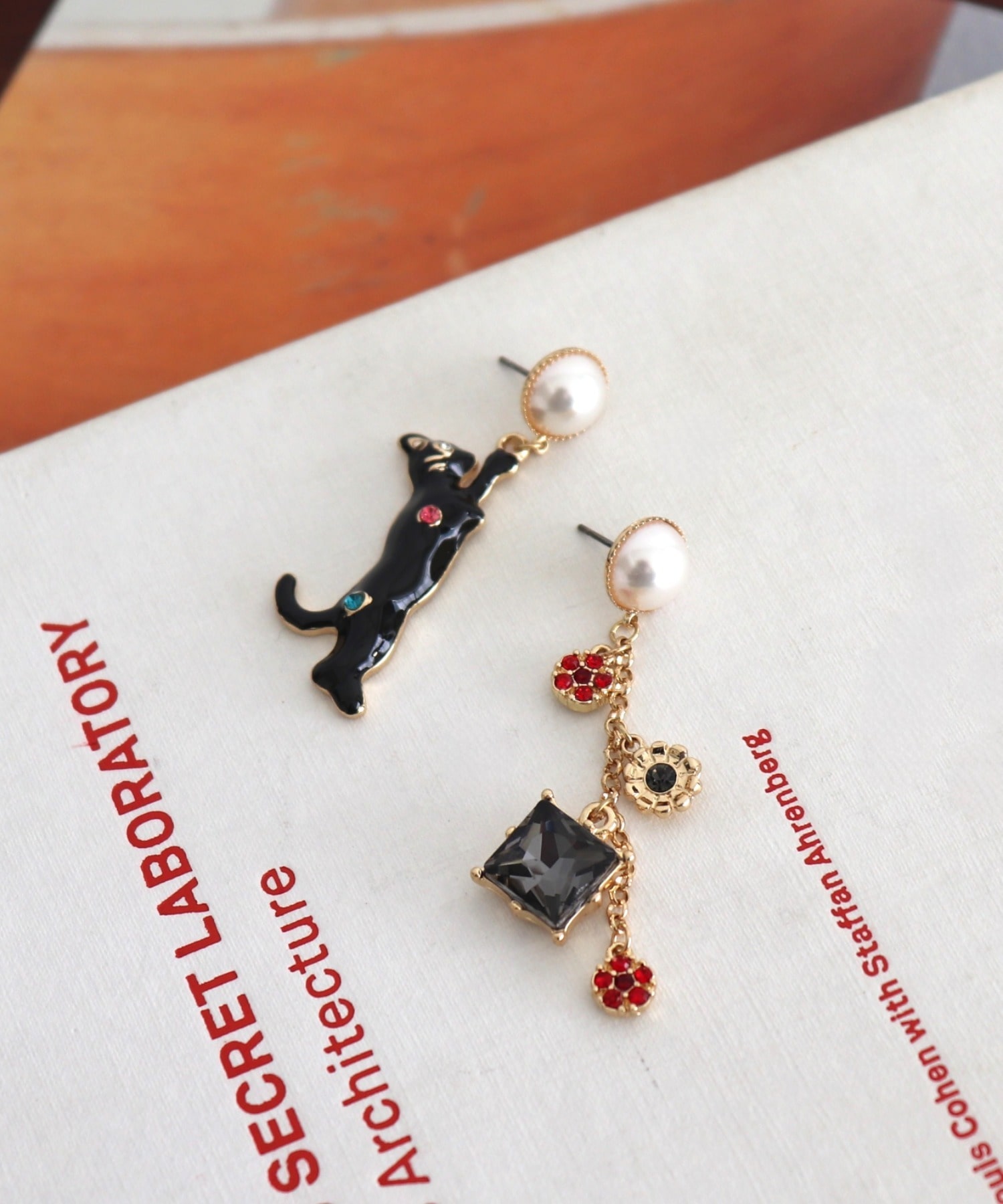 エポ猫アシメピアス