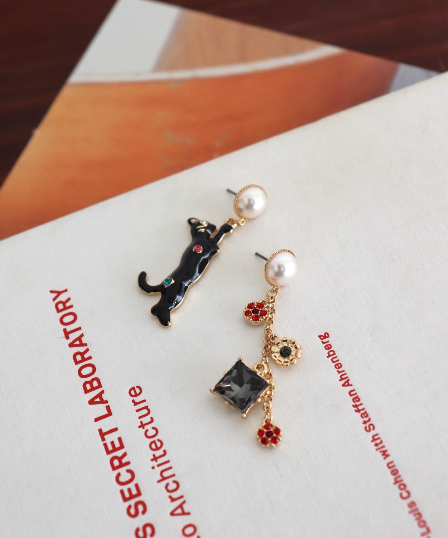 エポ猫アシメピアス