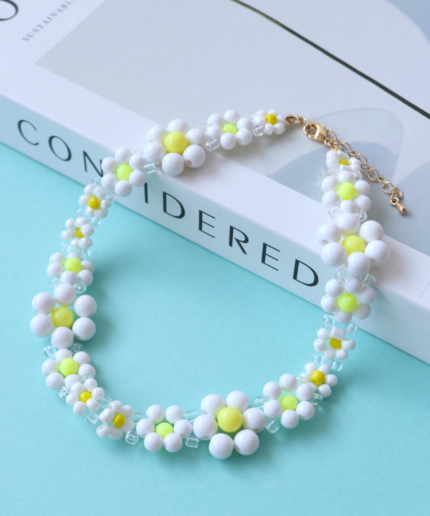 フラワービーズチョーカー