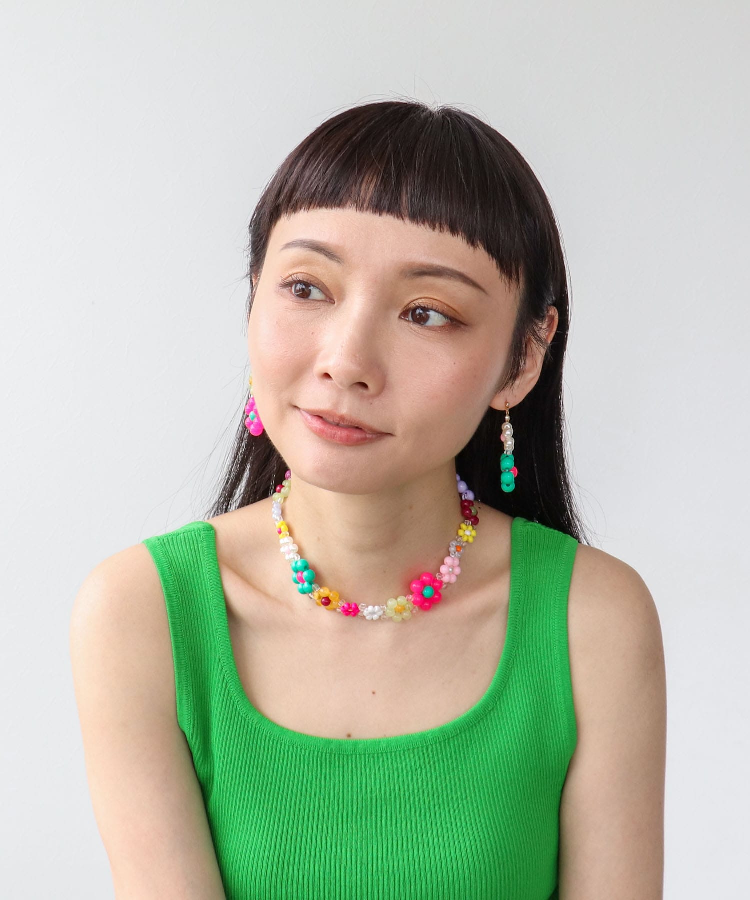 フラワービーズチョーカー