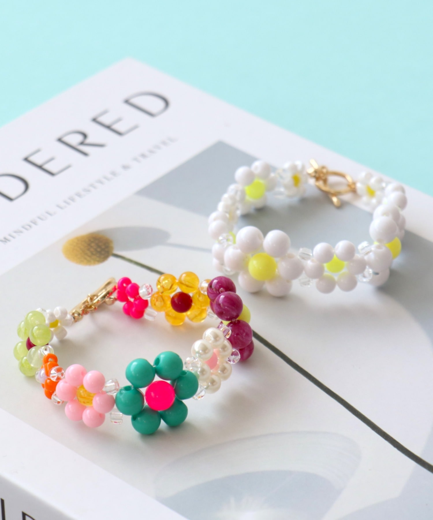 フラワービーズブレスレット