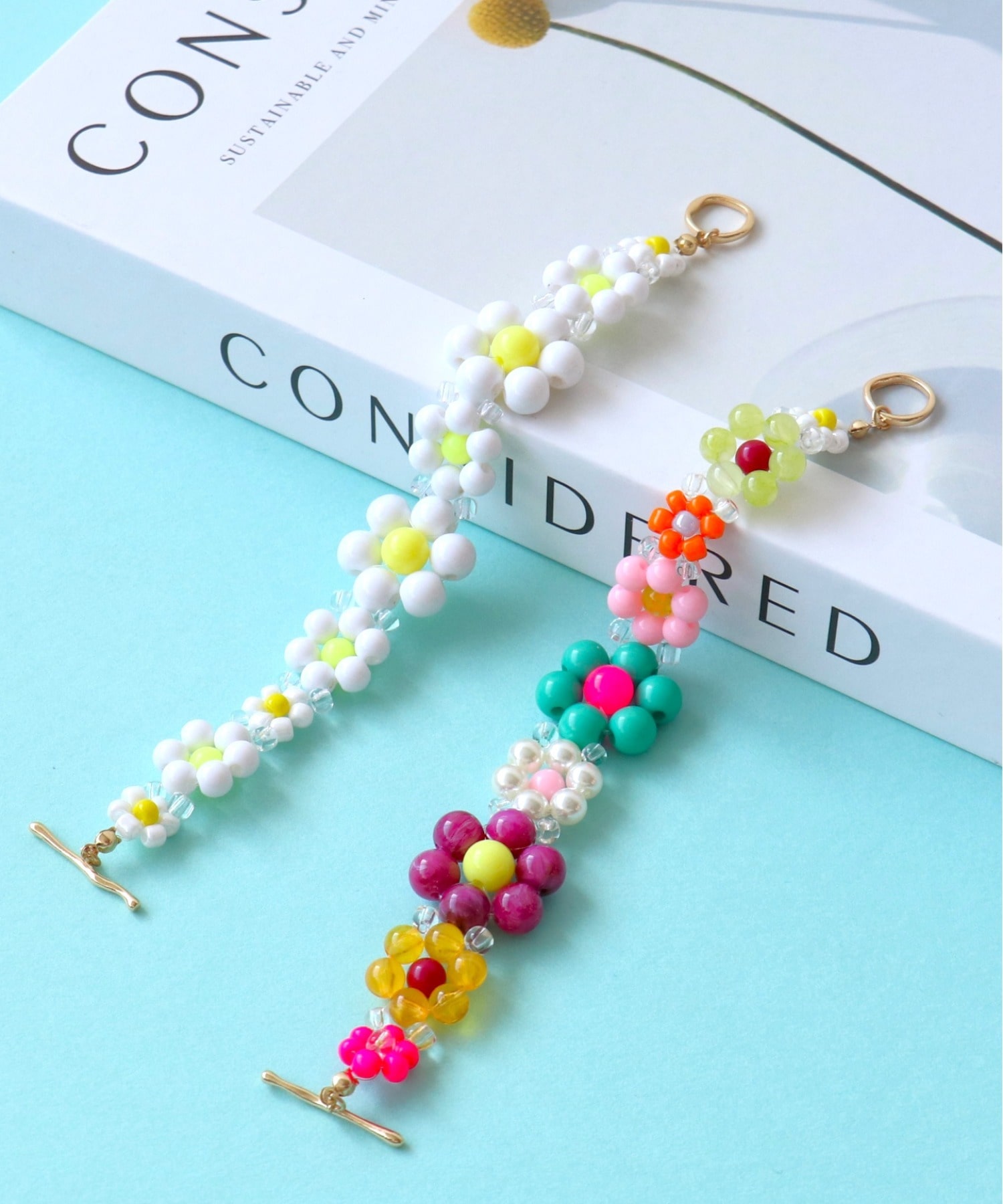 フラワービーズブレスレット