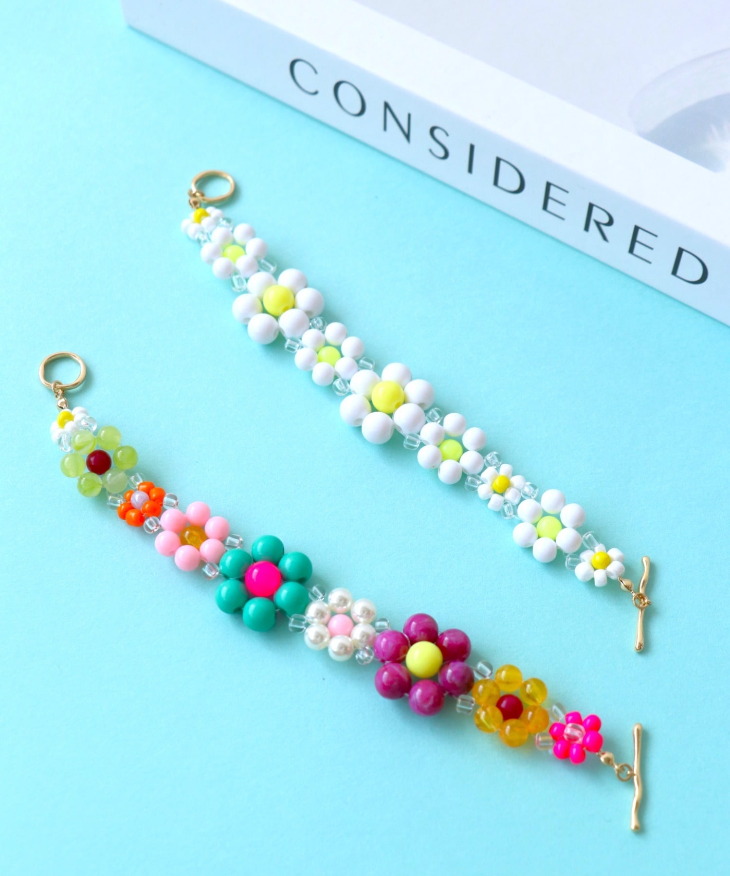 フラワービーズブレスレット